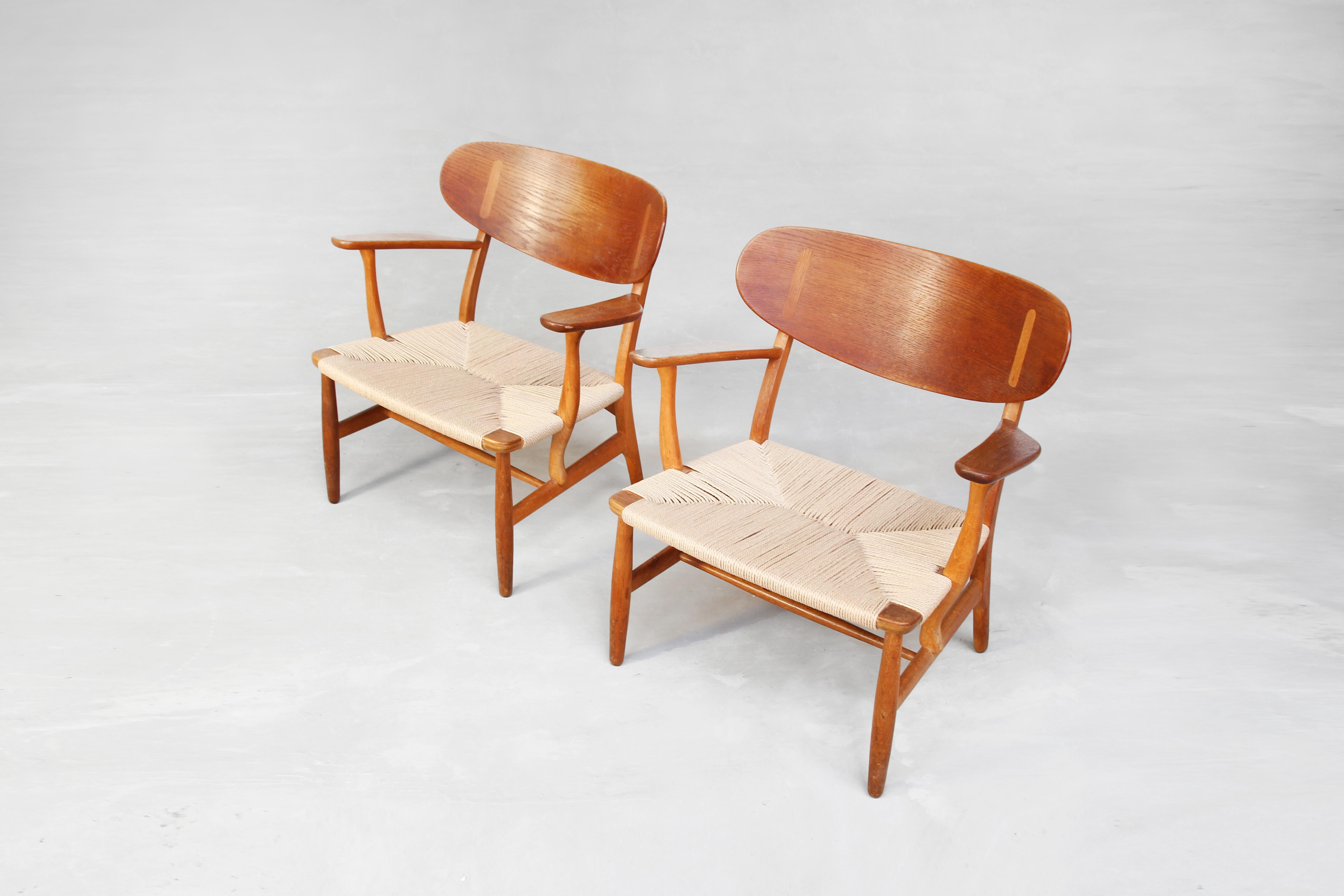 Pair of Danish Lounge Chairs by Hans J. Wegner for Carl Hansen CH 22 Oak 4