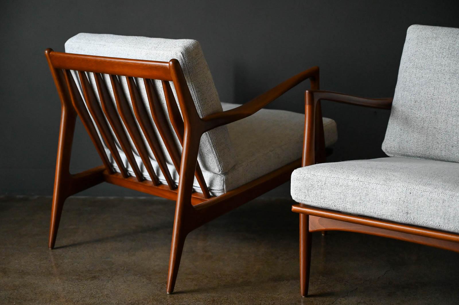 Scandinavian Modern Pair of Danish Lounge Chairs by i. B. Kofod-Larsen for Selig, circa 1965