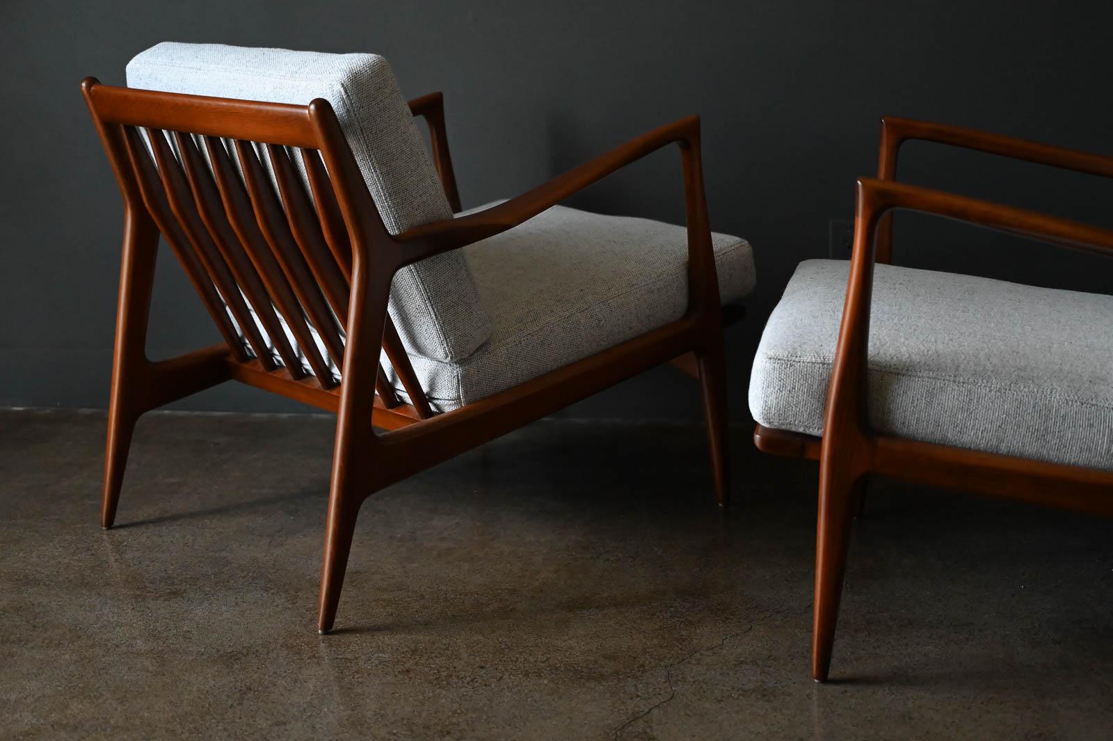 Pair of Danish Lounge Chairs by i. B. Kofod-Larsen for Selig, circa 1965 1