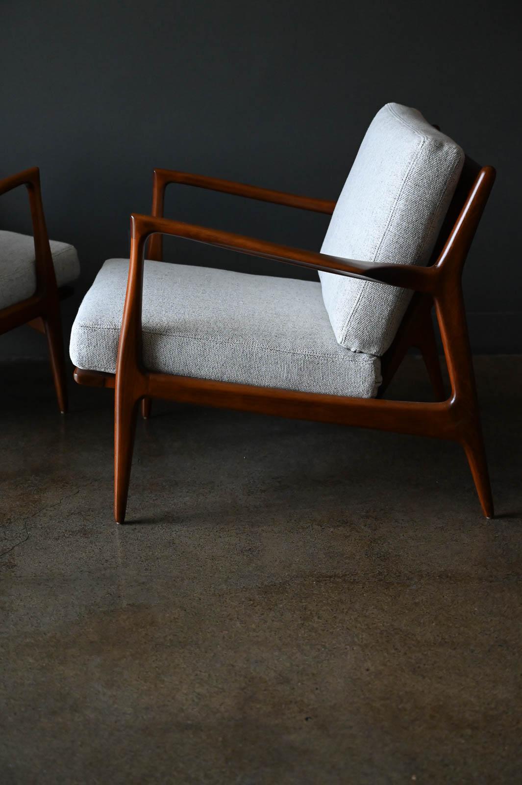 Pair of Danish Lounge Chairs by i. B. Kofod-Larsen for Selig, circa 1965 3