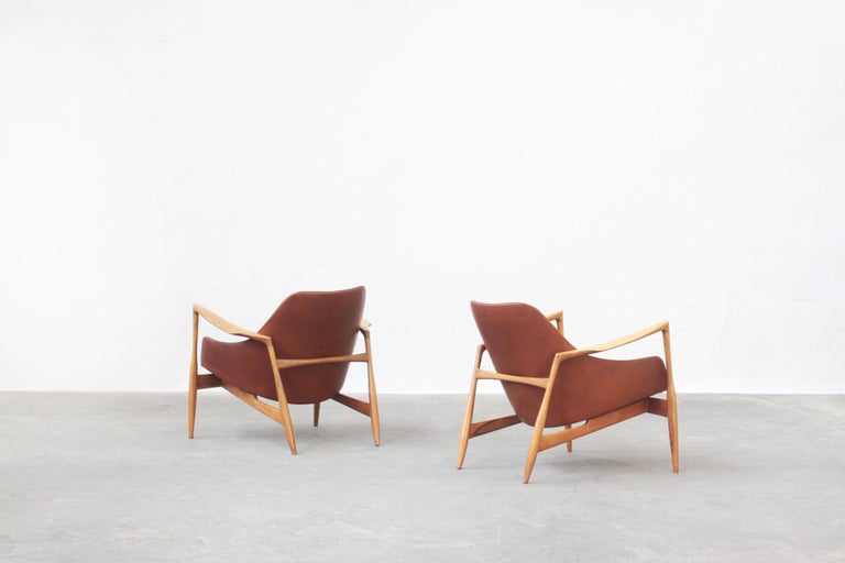 Pair of Danish Lounge Chairs by Ib Kofod Larsen, Denmark, 1960ies In Good Condition For Sale In Berlin, DE
