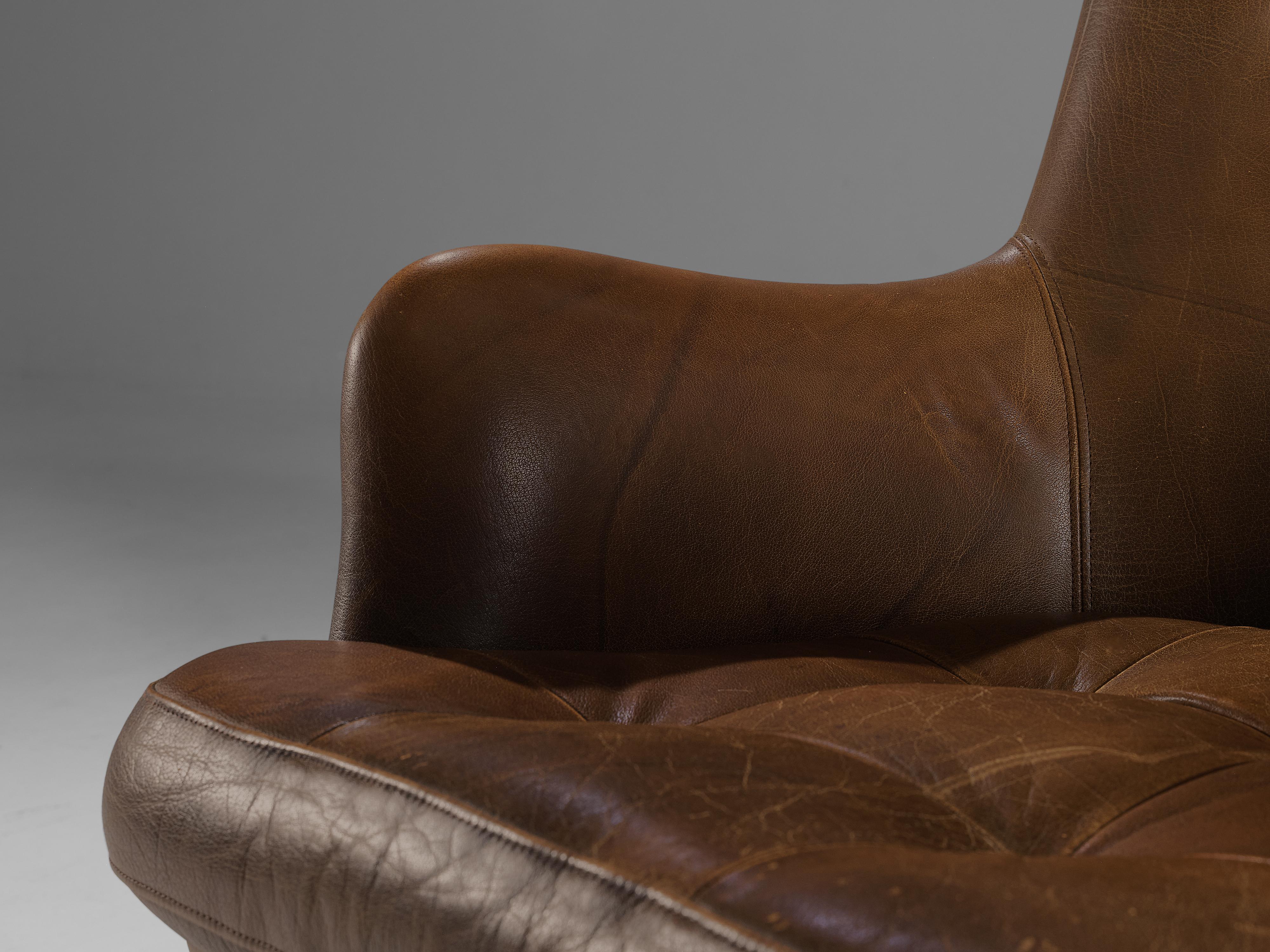 Mid-20th Century Pair of Danish Lounge Chairs in Patinated Brown Leather 