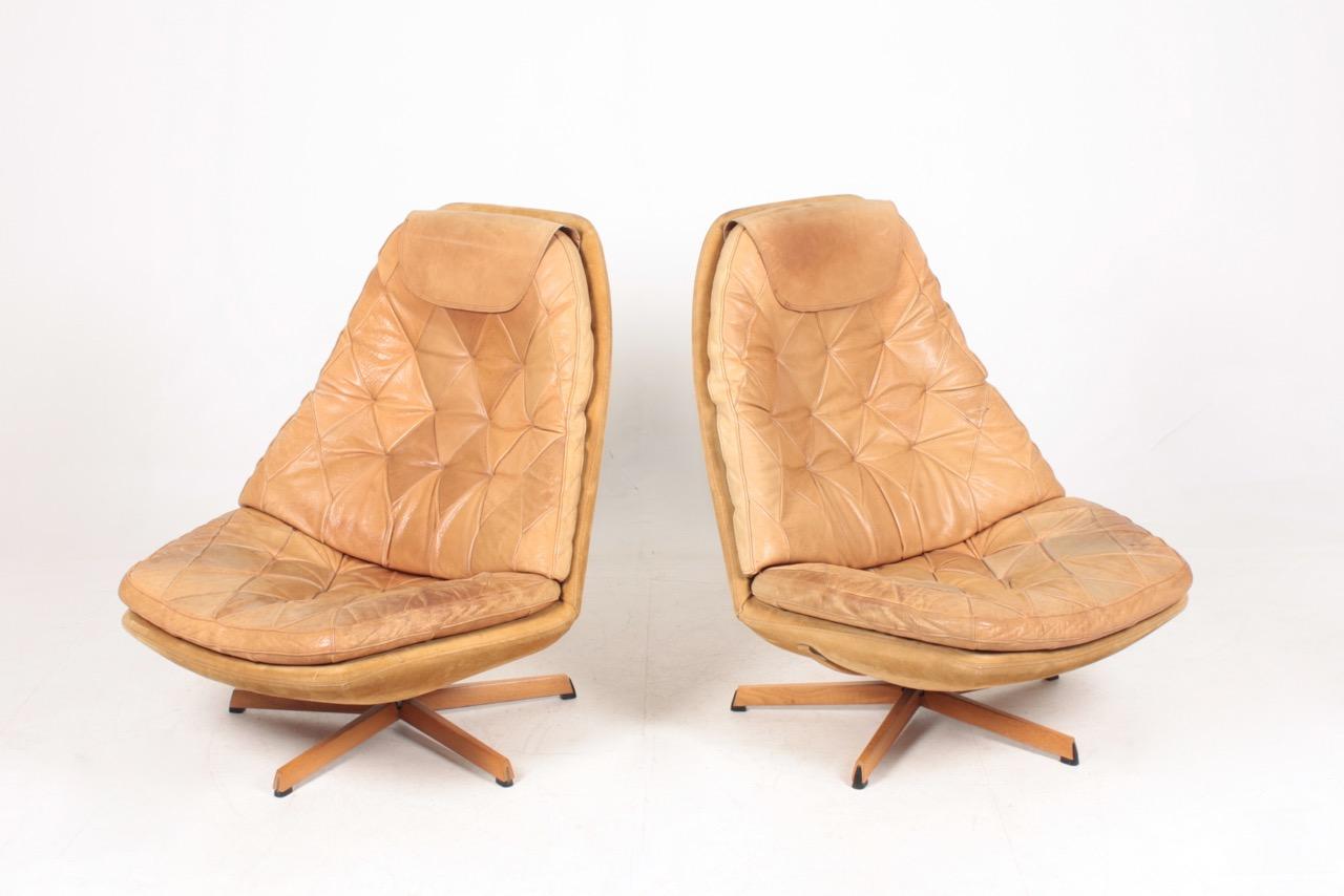 Scandinavian Modern Pair of Danish Lounge Chairs in Patinated Leather by Madsen & Schubell, 1960s