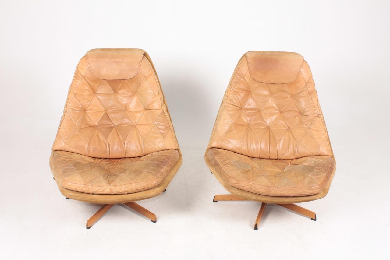 Pair of Danish Lounge Chairs in Patinated Leather by Madsen & Schubell, 1960s In Good Condition In Lejre, DK