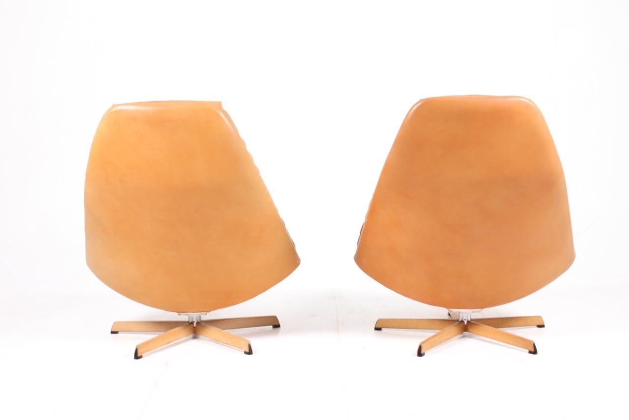 Pair of Danish Lounge Chairs in Patinated Leather 4