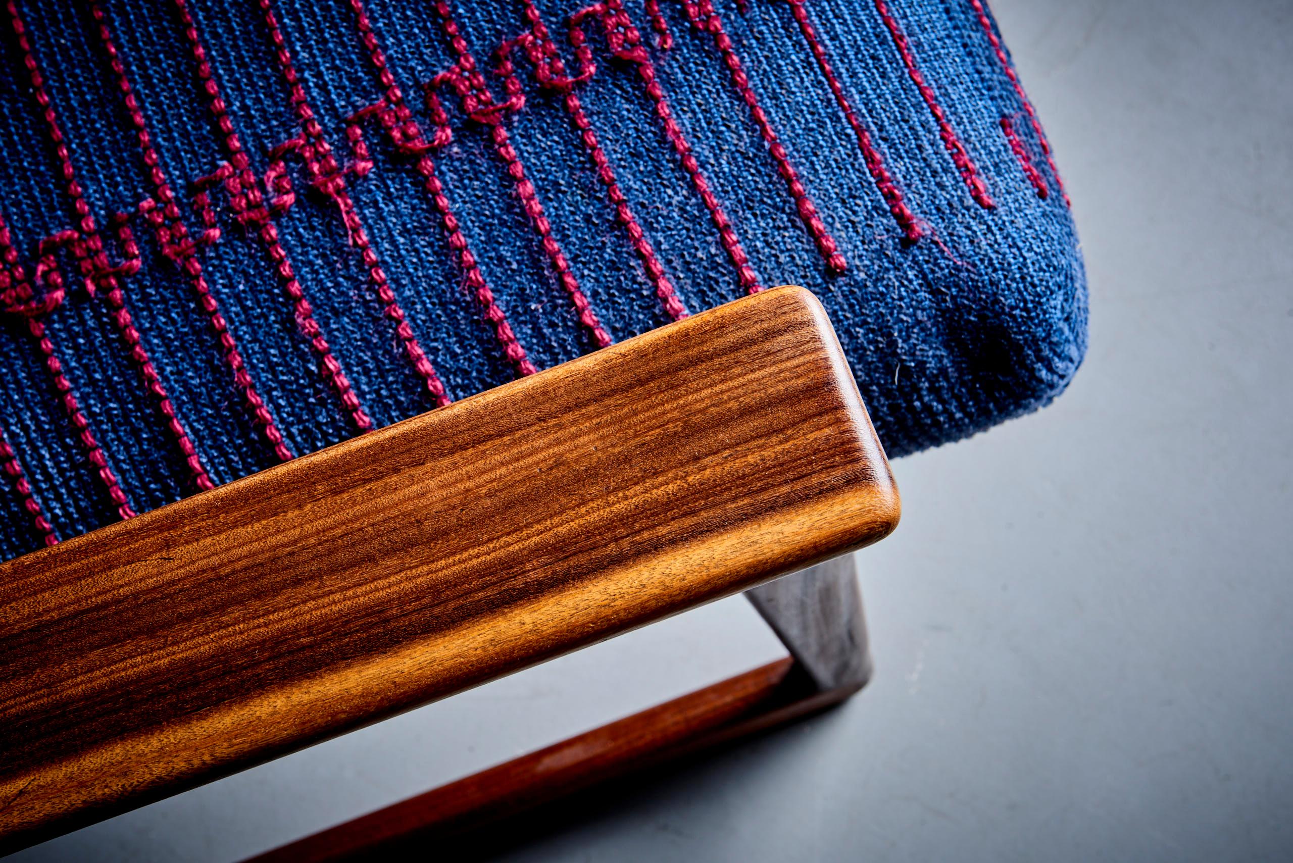 Paar dänische Loungesessel in Rosa und Blau, Dänemark, 1960er Jahre (Teakholz) im Angebot