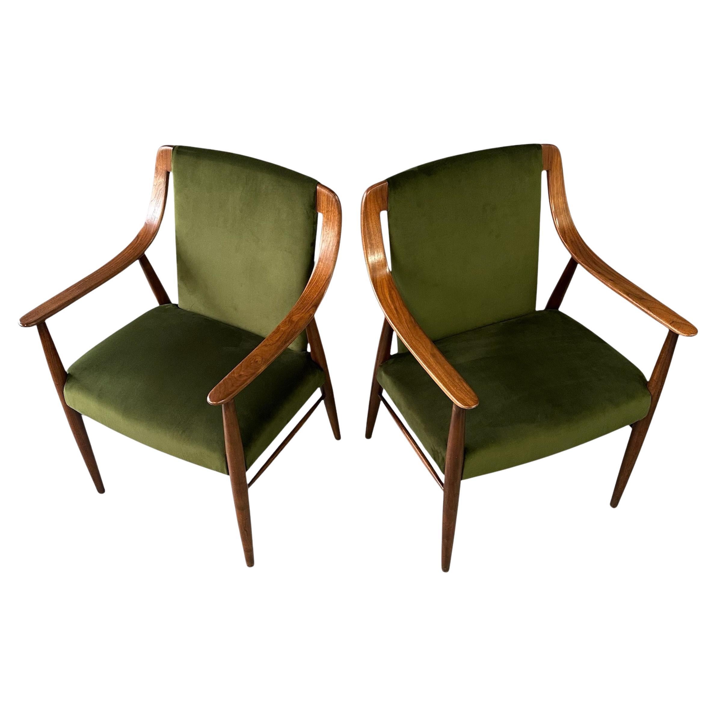 Pair of Danish Lounge Chairs in Walnut and Velvet in the Style of Peter Hvidt