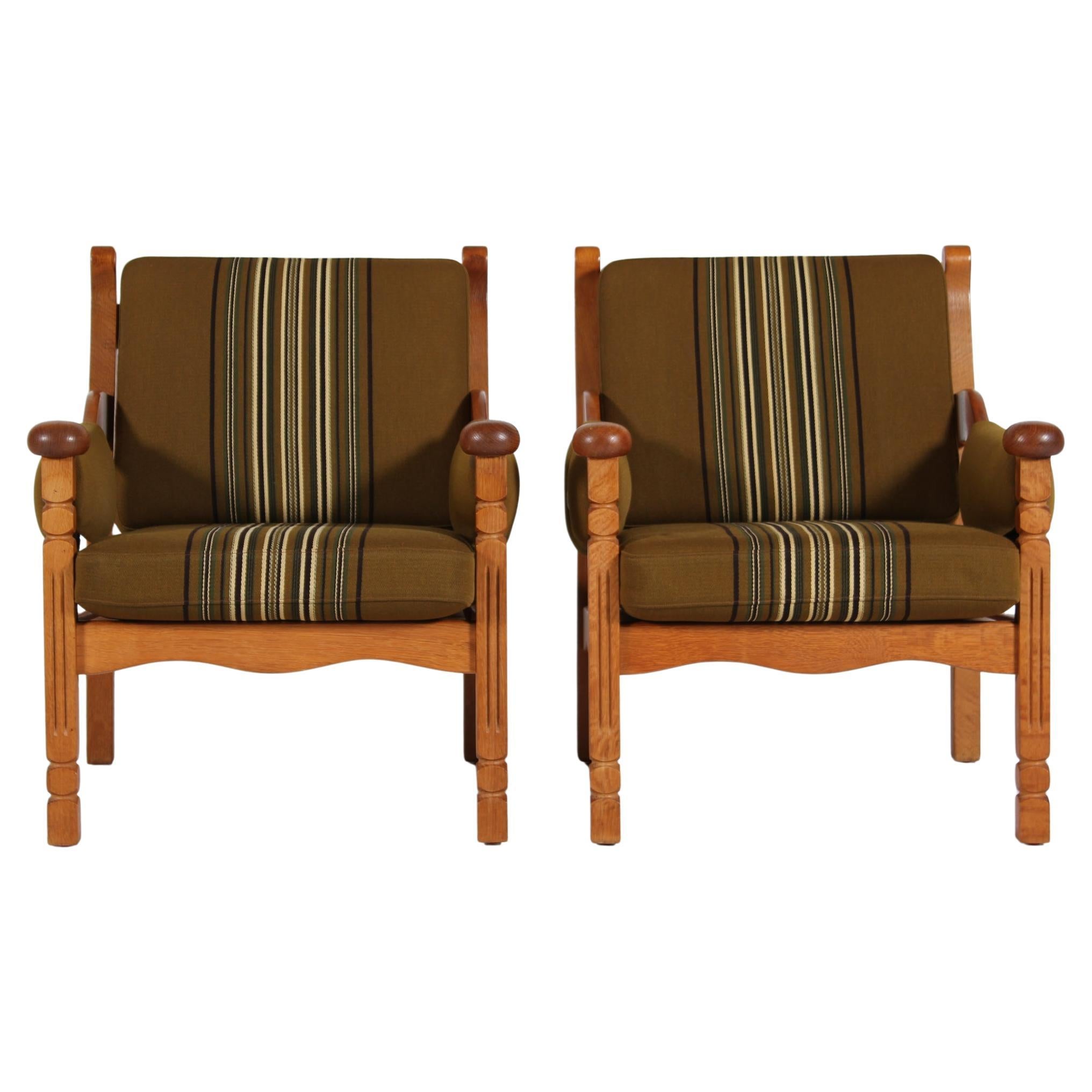 Un superbe et rare ensemble de deux chaises longues vintage danoises avec coussins détachés.
Ils ont très probablement été conçus par Henning Kjærnulf et fabriqués au Danemark par EG Møbler ou Sorø Møbelfabrik.
Le cadre, les pieds et les accoudoirs