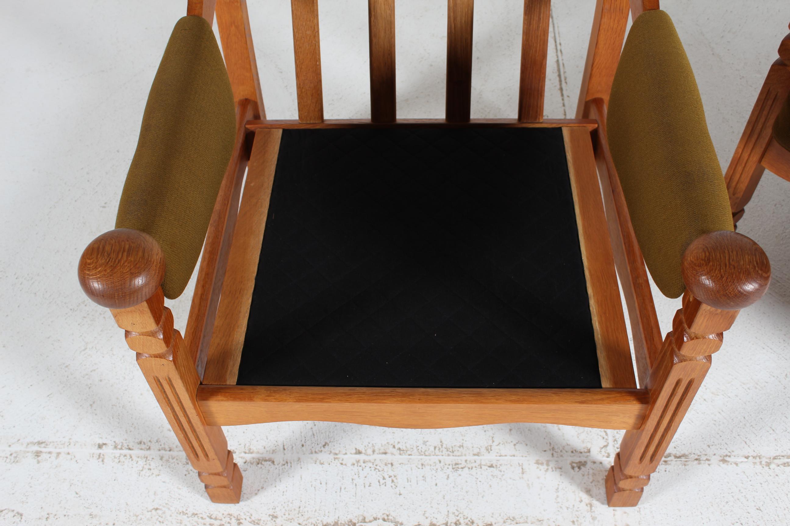 Paire de chaises longues danoises en Oak massif dans le style Henning Kjærnulf 1970 en vente 1