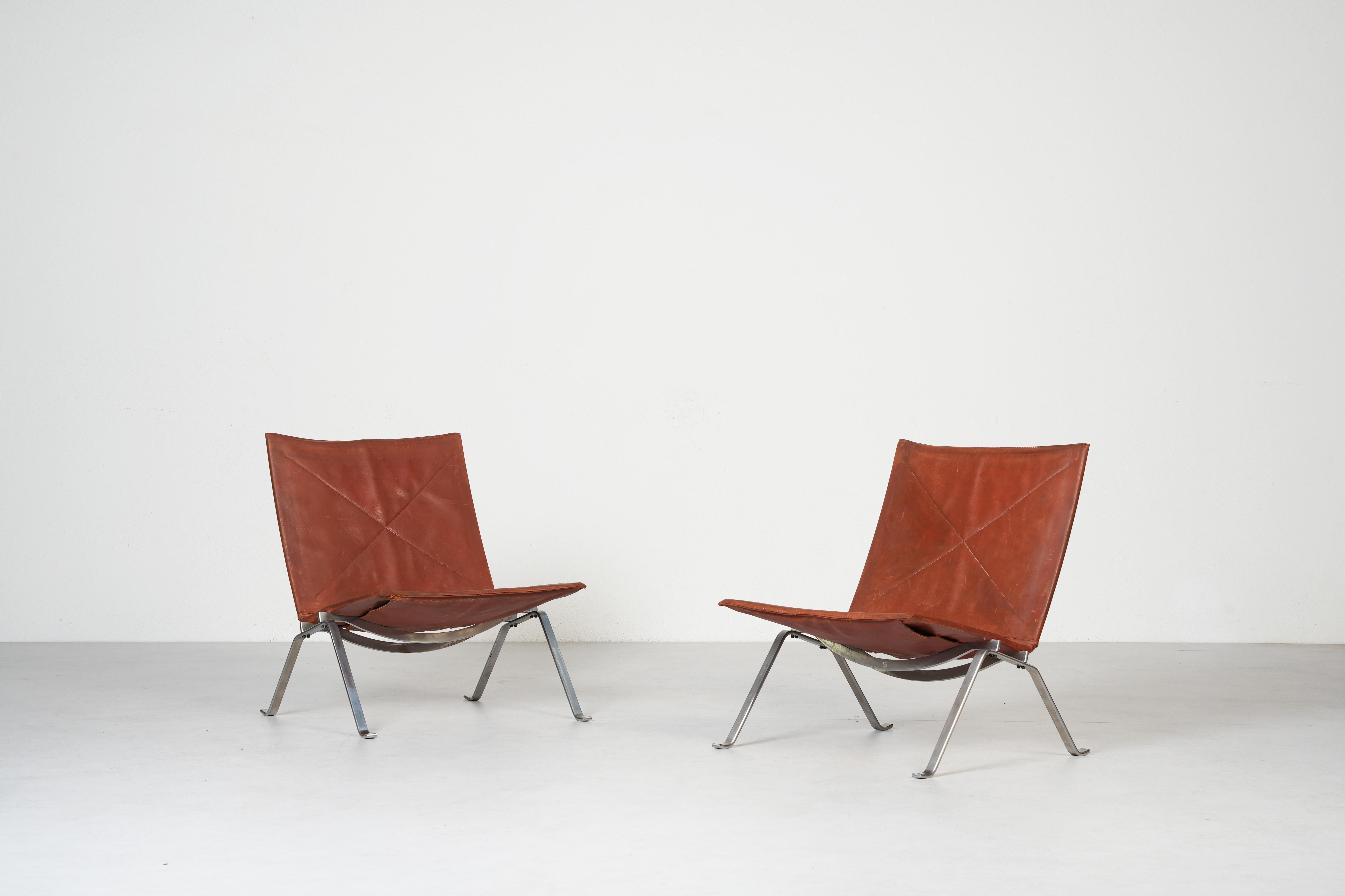 PK22 Lounge Chair by Poul Kjærholm – Original E. Kold Christensen Edition in Cognac Leather

An icon of minimalist elegance, the PK22 lounge chair, designed by Poul Kjærholm in 1956, remains one of the most celebrated pieces of 20th-century