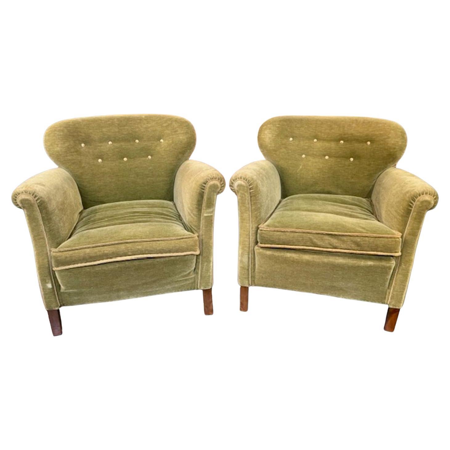 Pair of Danish MCM Green Velour Club Chairs en vente