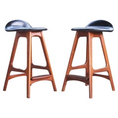 Coppia di sgabelli da bar in teak danesi della metà del secolo scorso Mod. 61 di Erik Buch Danimarca