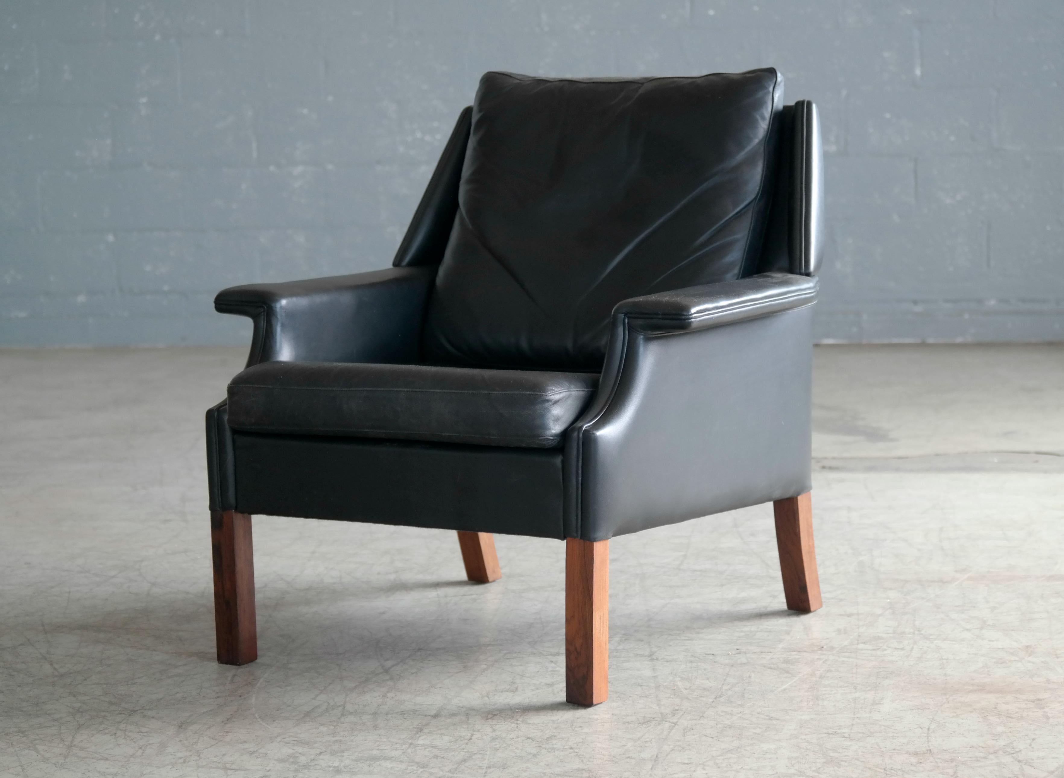 Mid-20th Century Pair of Danish Midcentury Børge Mogensen Style Black Leather Lounge Chairs