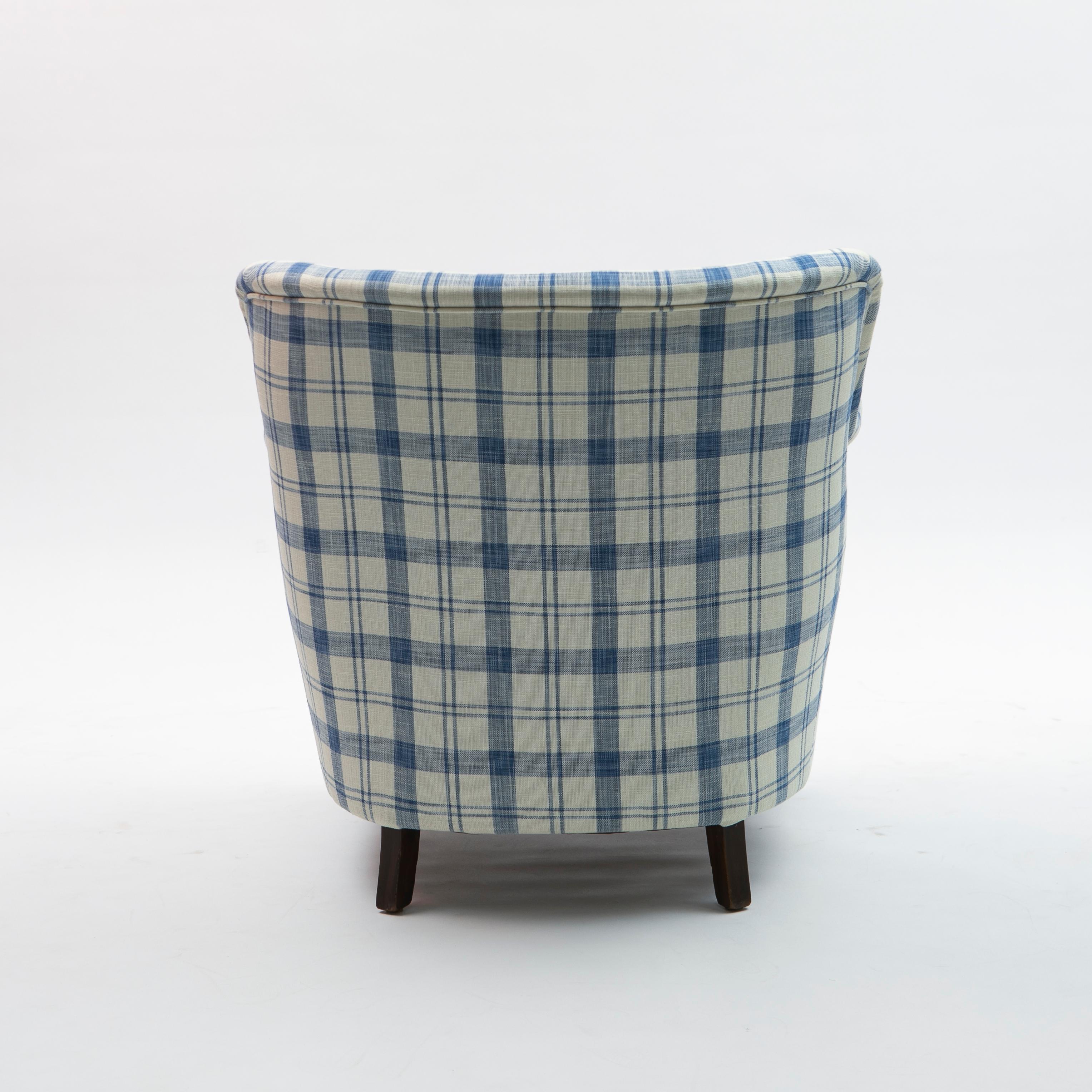 20th Century Pair of Danish Midcentury Easy Chairs Checkered Fabric For Sale