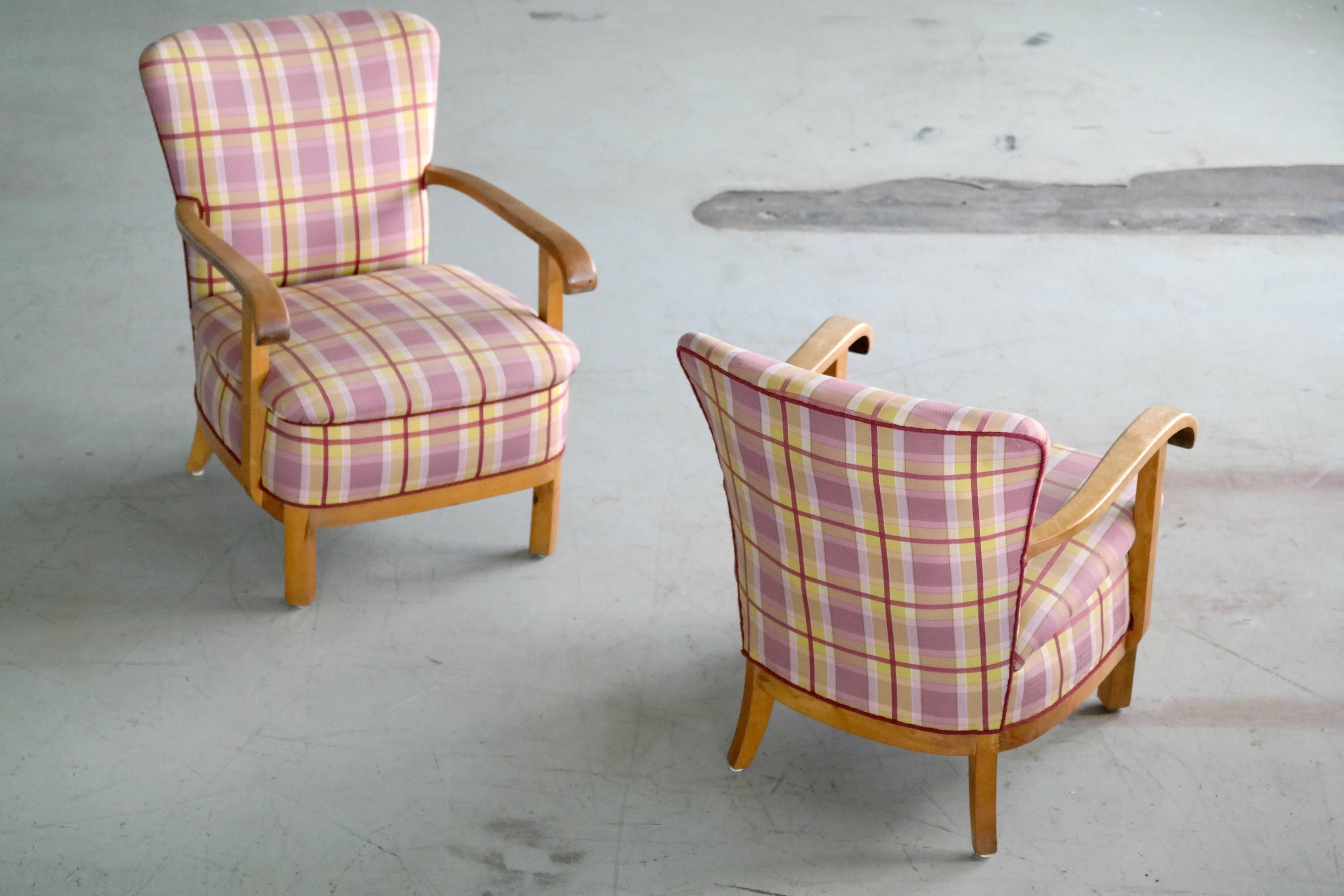 Mid-Century Modern Pair of Danish Midcentury Fritz Hansen Style Lounge Chairs