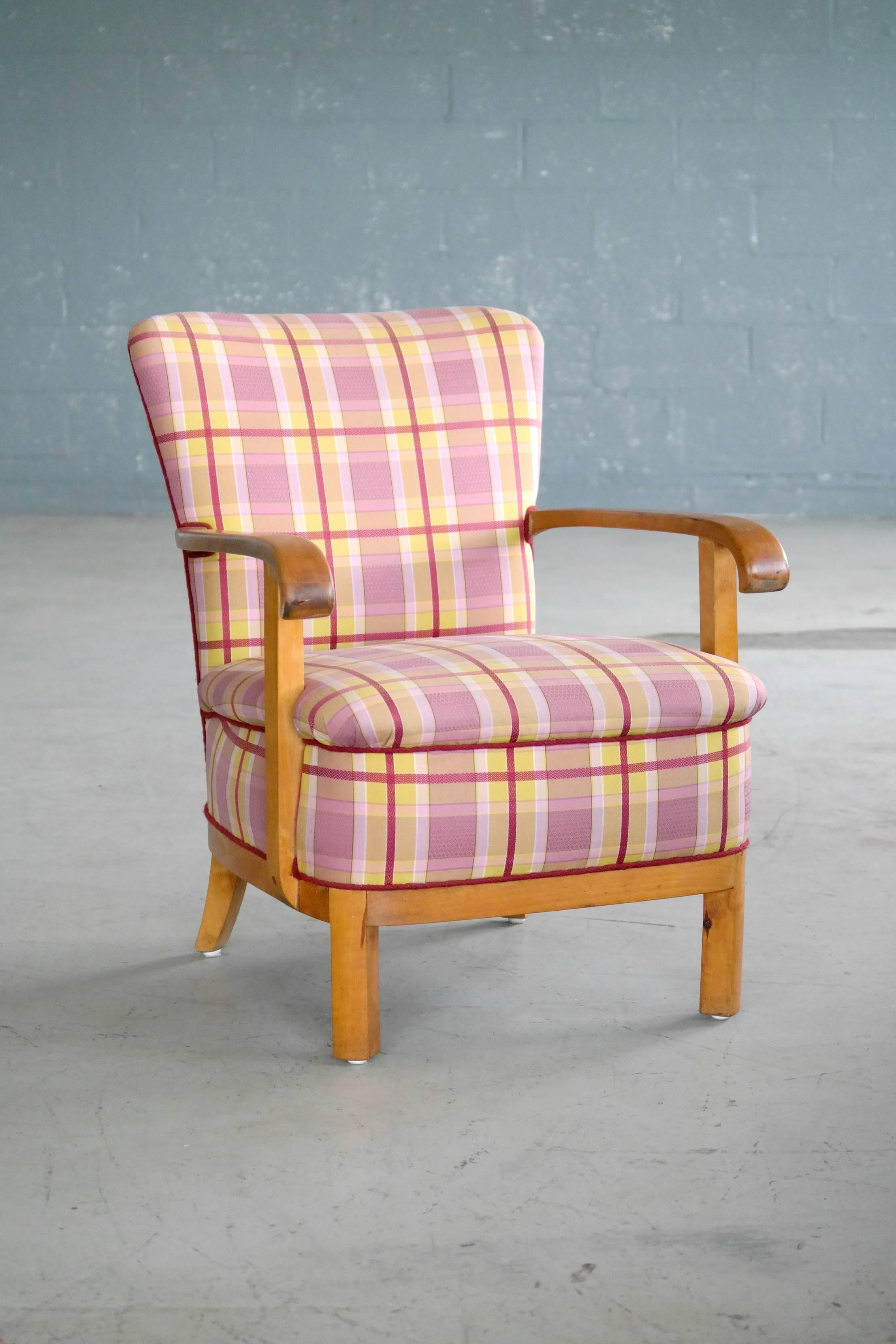 Pair of Danish Midcentury Fritz Hansen Style Lounge Chairs In Good Condition In Bridgeport, CT