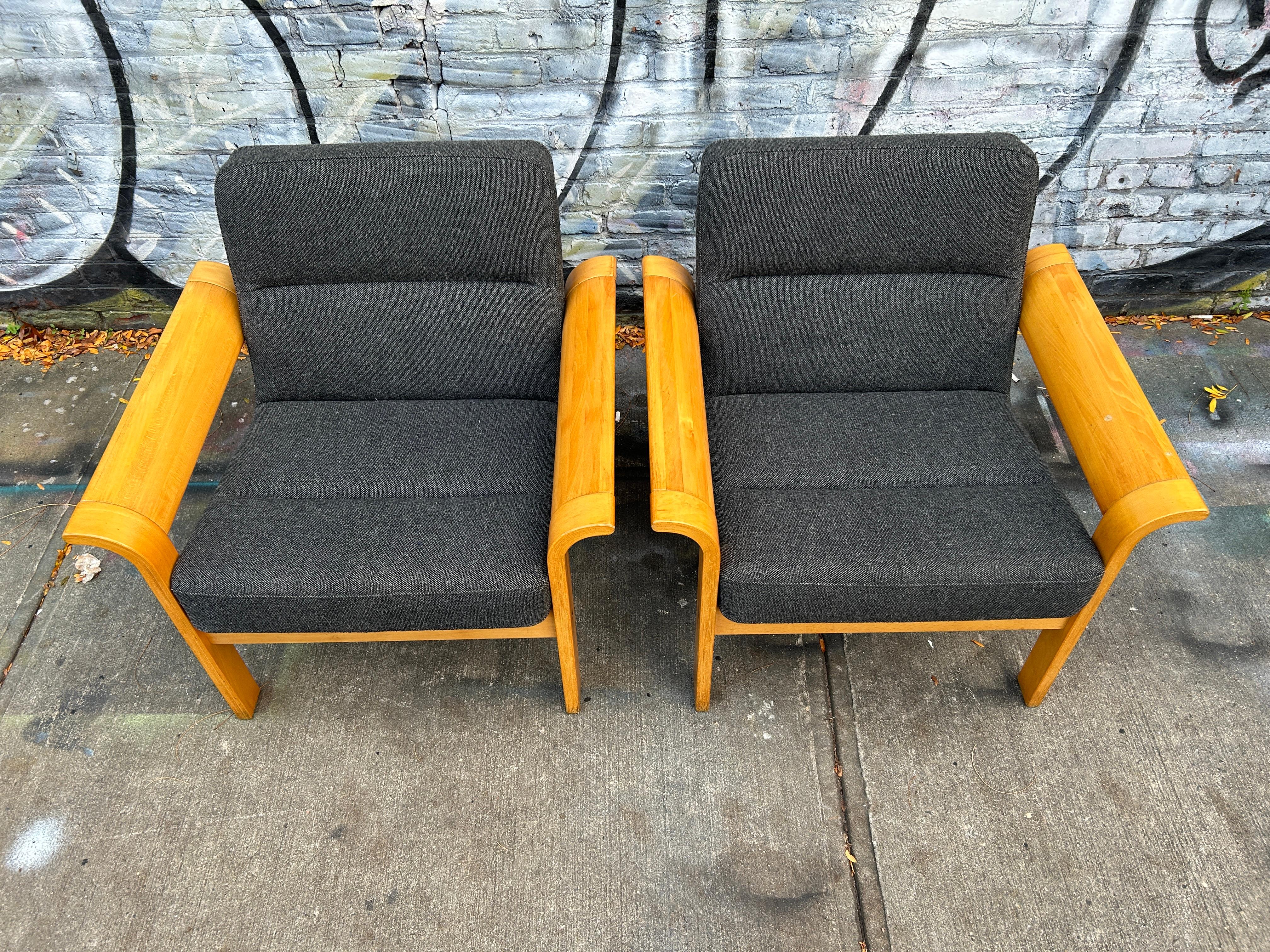 Pair of Danish modern Mid-Century Lounge Chairs Blonde Bentwood Arms  In Good Condition For Sale In BROOKLYN, NY