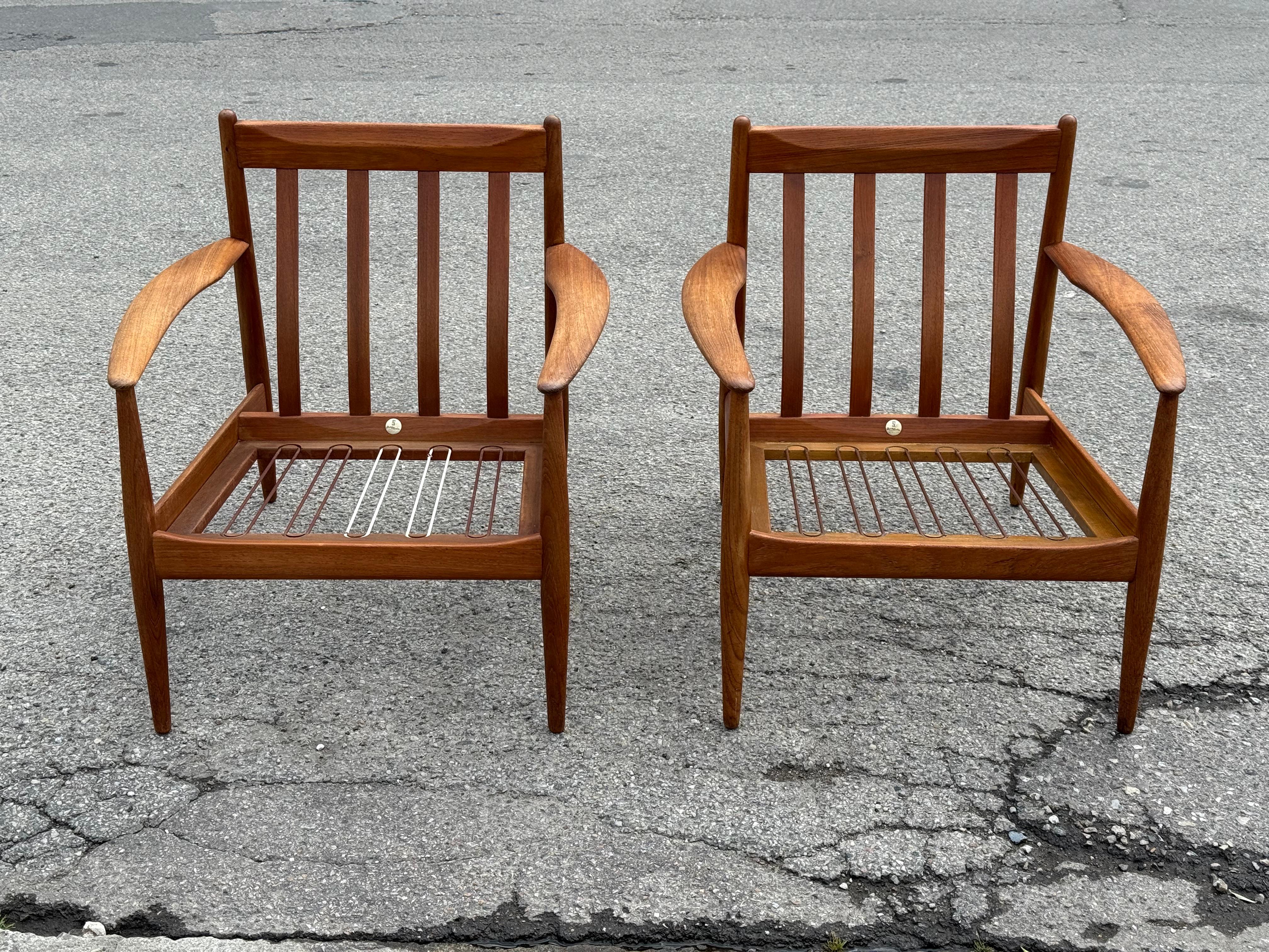 Pair of Danish mid-century modern 1960s teak Lounge chairs by Grete Jalk For Sale 4