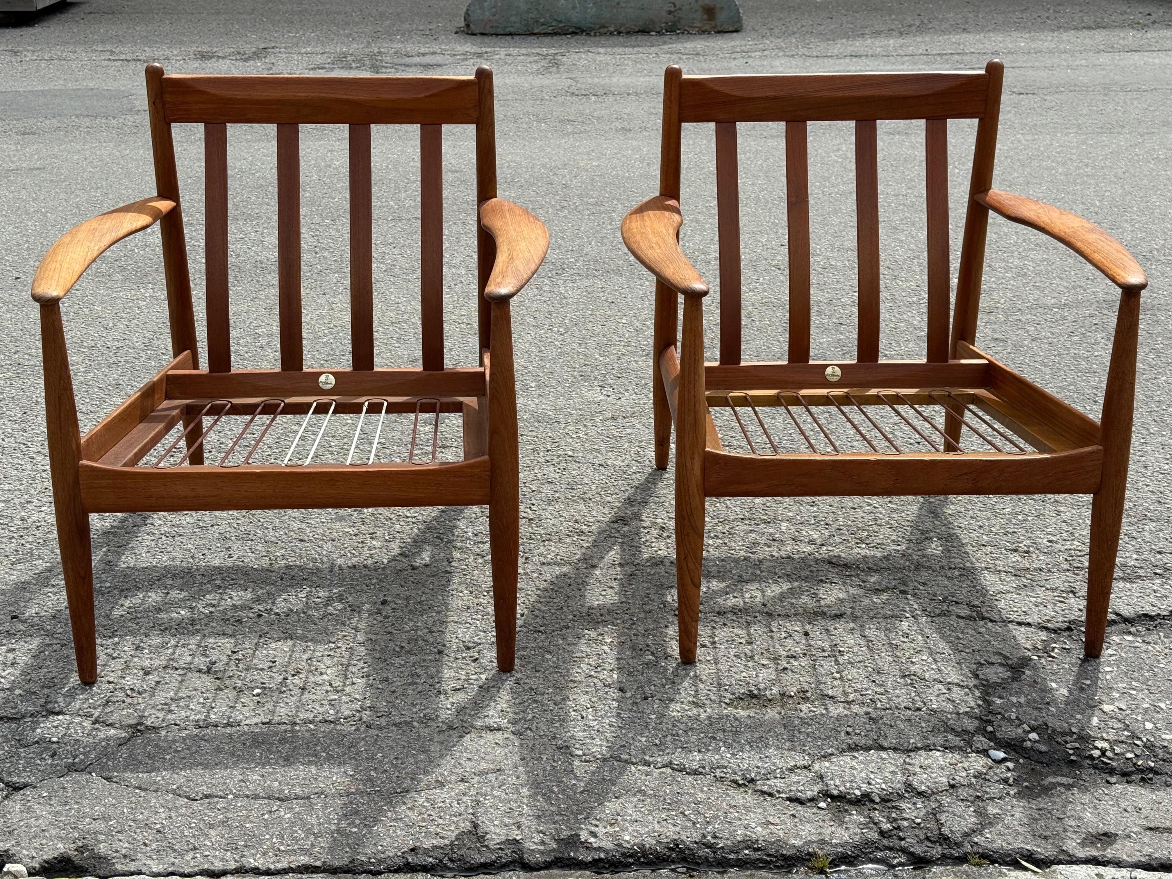 Pair of Danish mid-century modern 1960s teak Lounge chairs by Grete Jalk For Sale 5