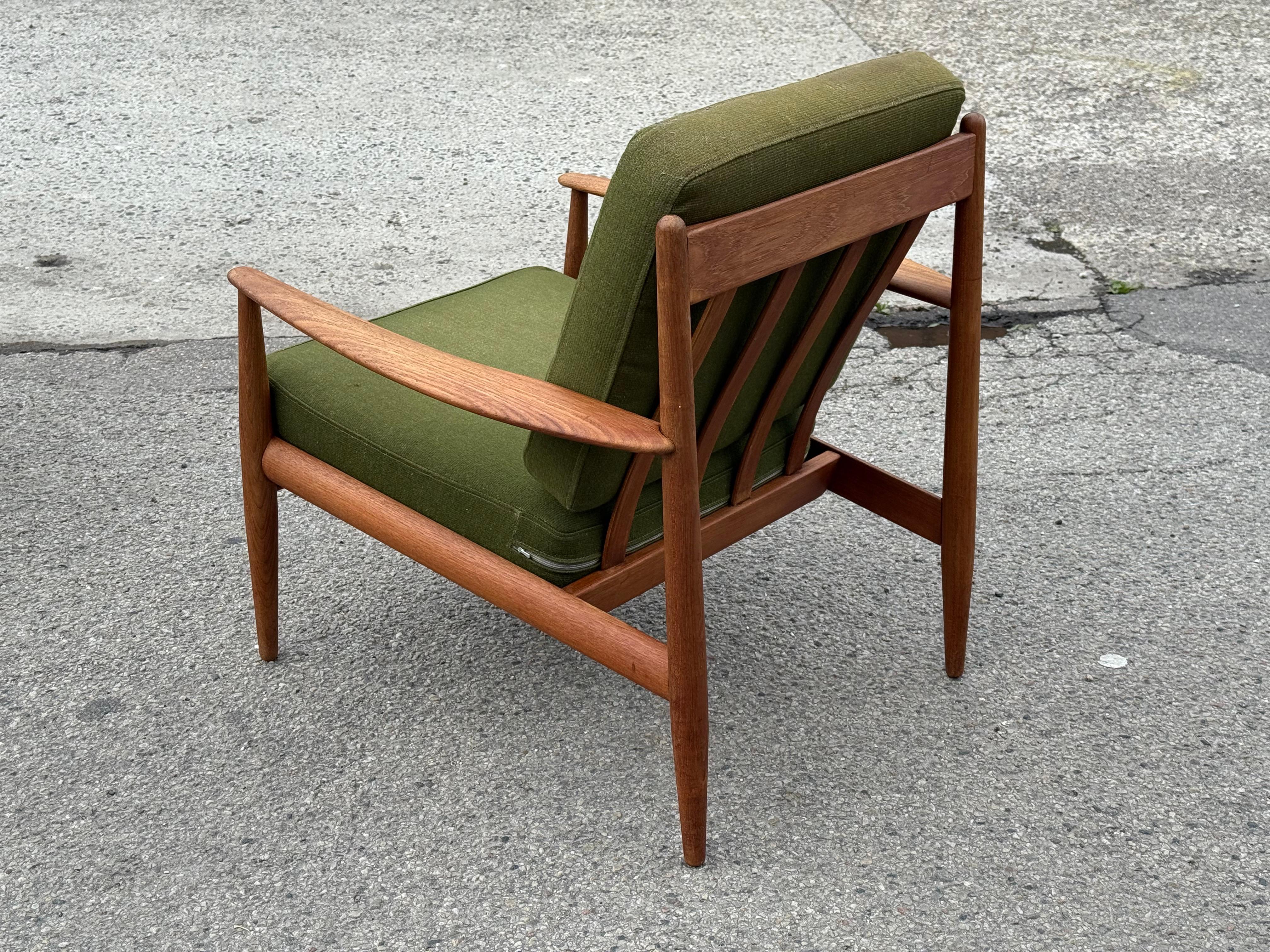 Pair of Danish mid-century modern 1960s teak Lounge chairs by Grete Jalk For Sale 8