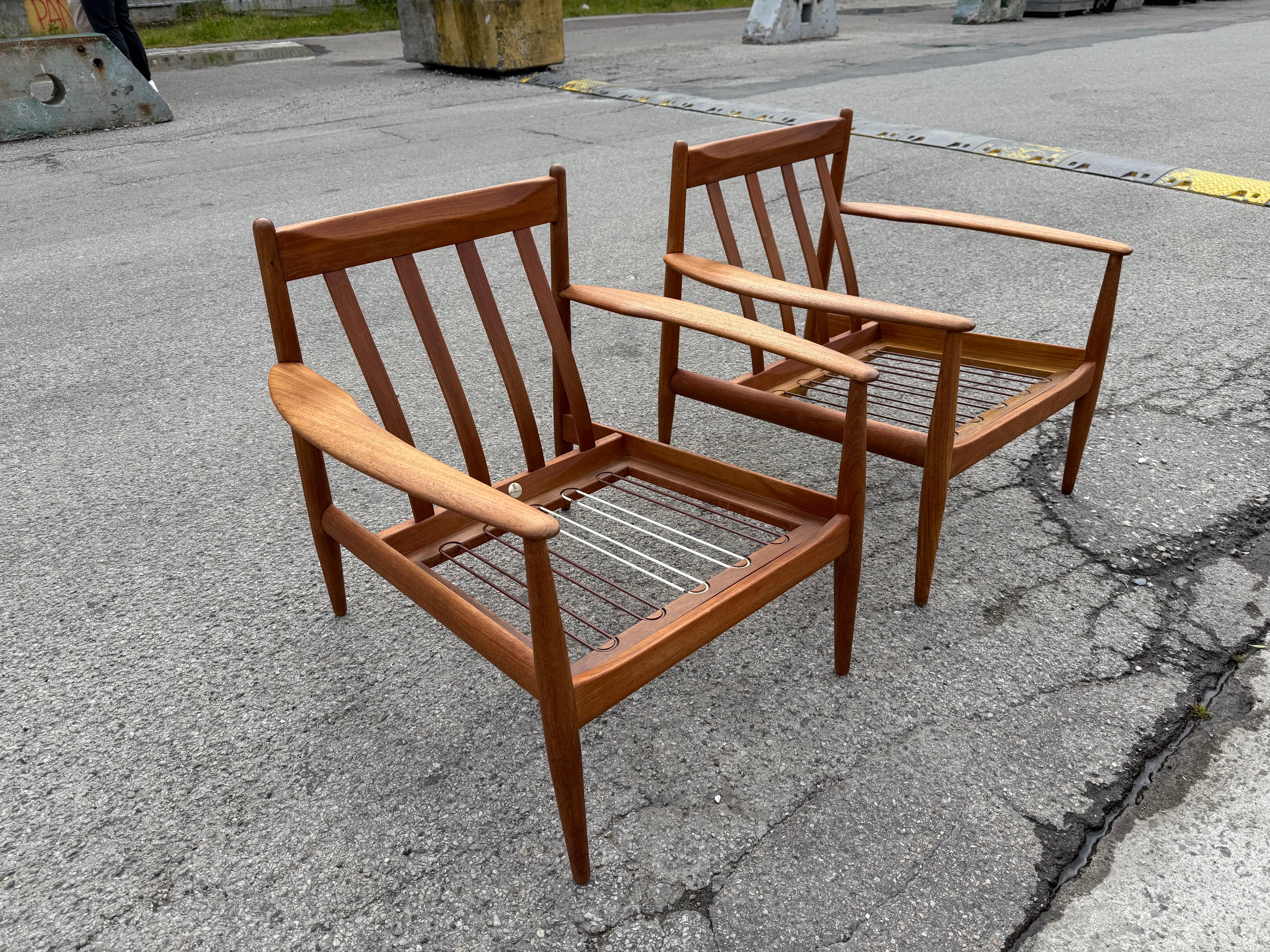 Pair of Danish mid-century modern 1960s teak Lounge chairs by Grete Jalk For Sale 9
