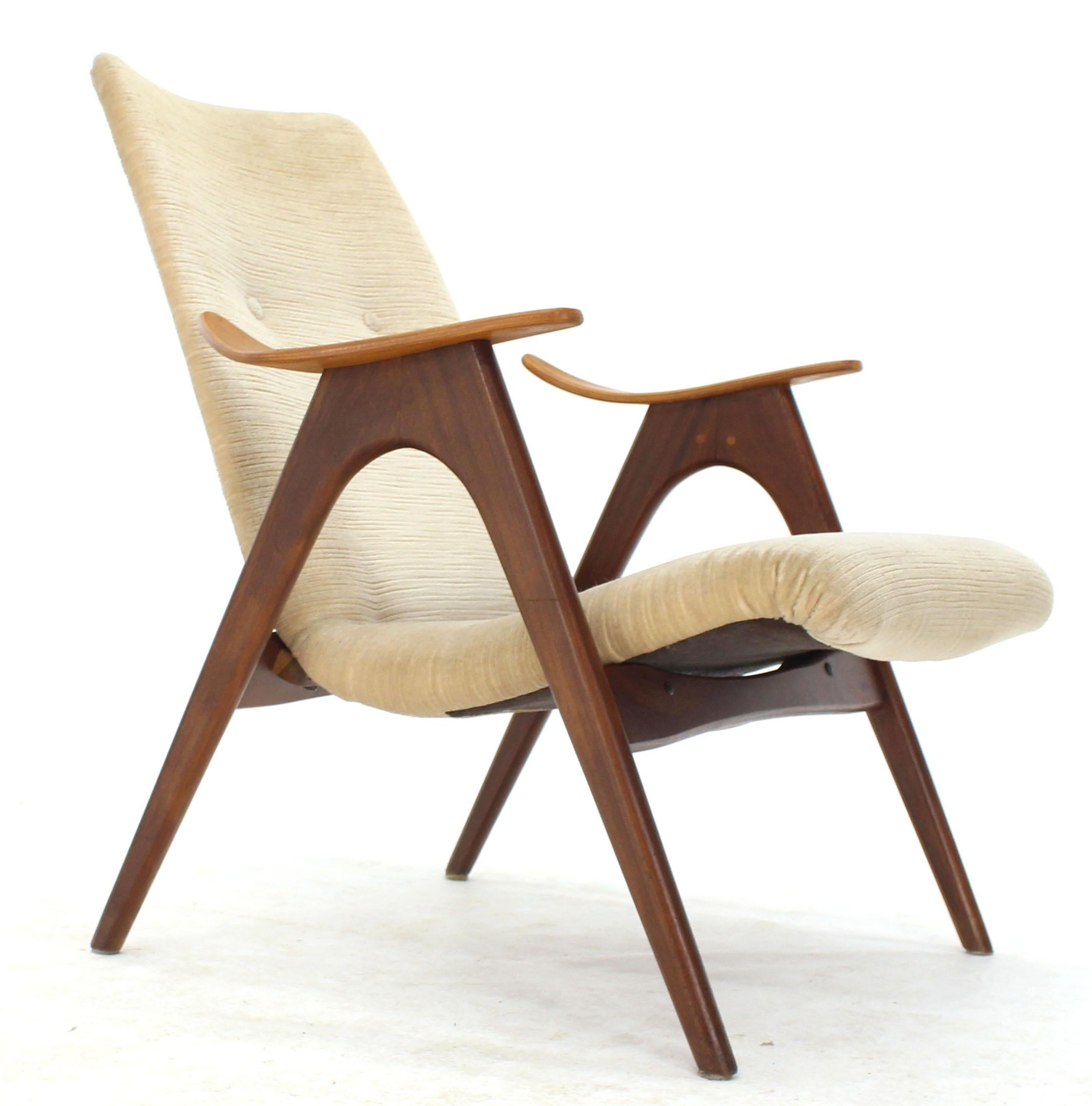 Pair of Danish Mid-Century Modern Compas Sculptured Teak Legs Lounge Chairs (Moderne der Mitte des Jahrhunderts)