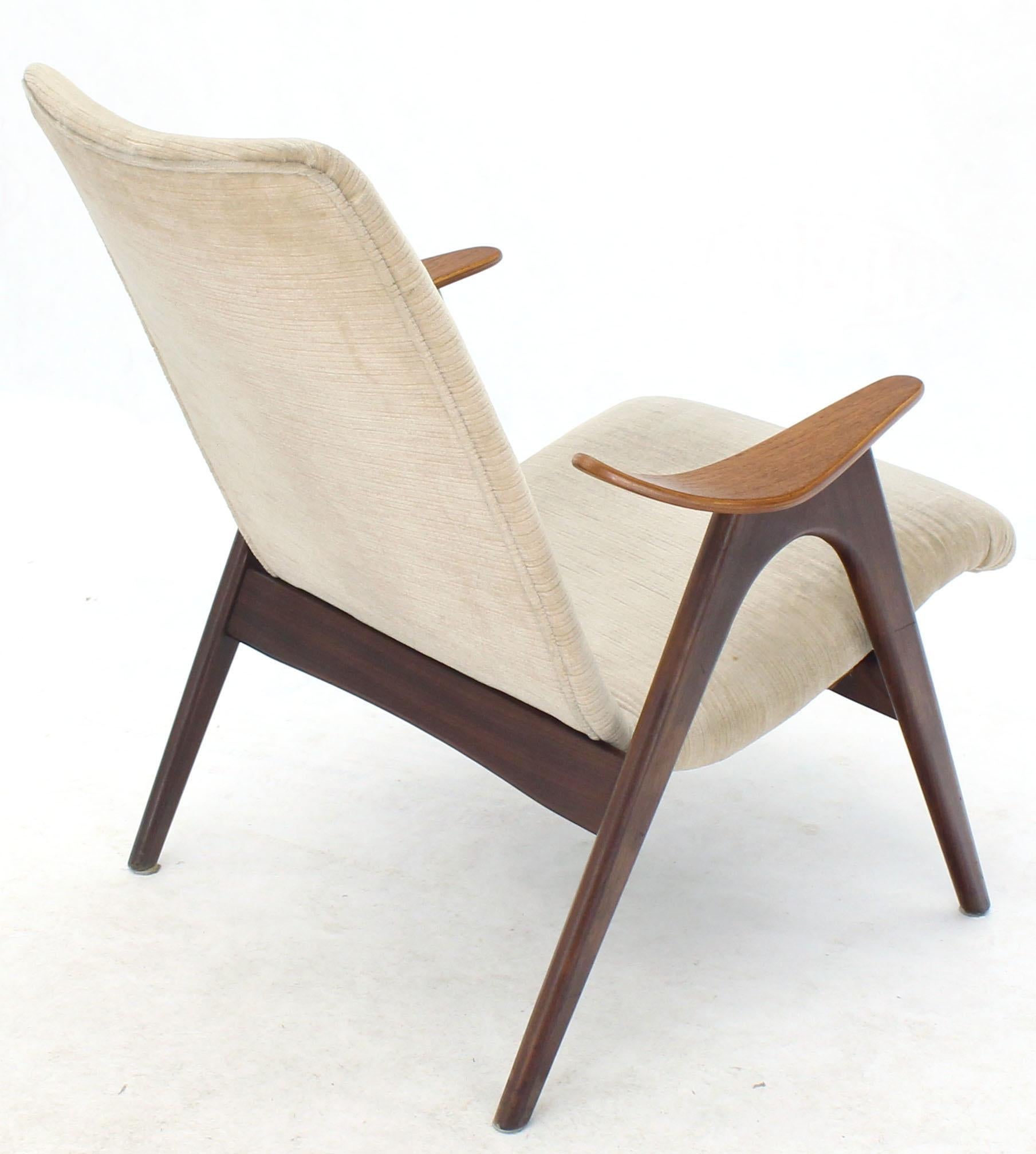 Pair of Danish Mid-Century Modern Compas Sculptured Teak Legs Lounge Chairs In Good Condition In Rockaway, NJ