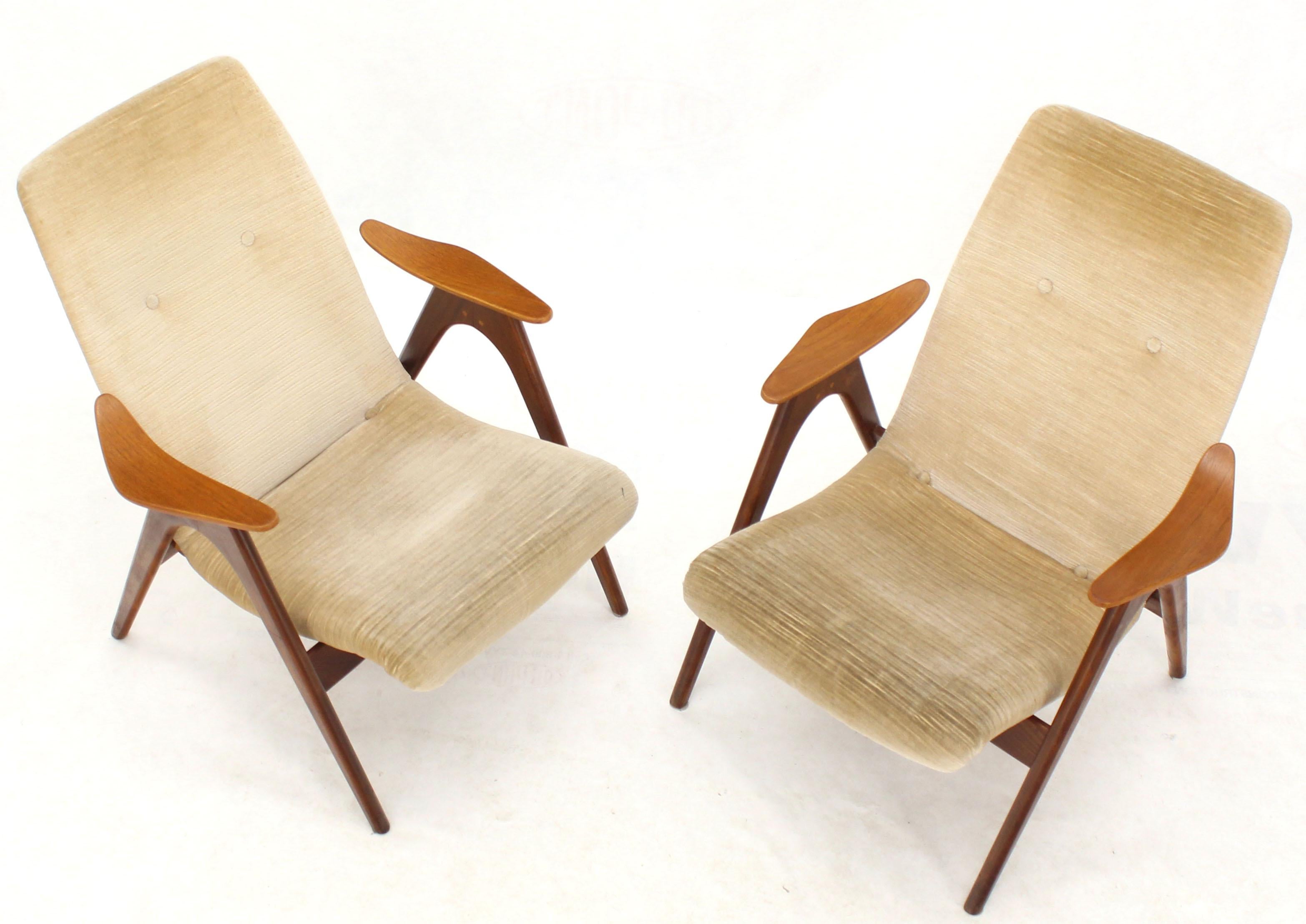 Pair of Danish Mid-Century Modern Compas Sculptured Teak Legs Lounge Chairs im Zustand „Gut“ in Rockaway, NJ