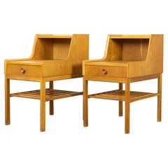 Paire de tables de chevet danoises en chêne de style mi-siècle moderne