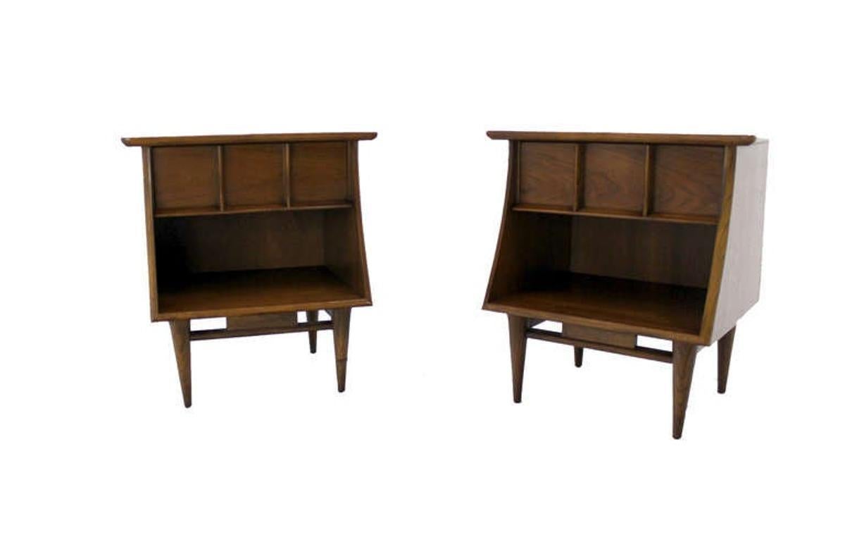 Pair of Danish Mid Century Modern One Drawer Walnut End Tables Night Stands MINT In Excellent Condition For Sale In Rockaway, NJ