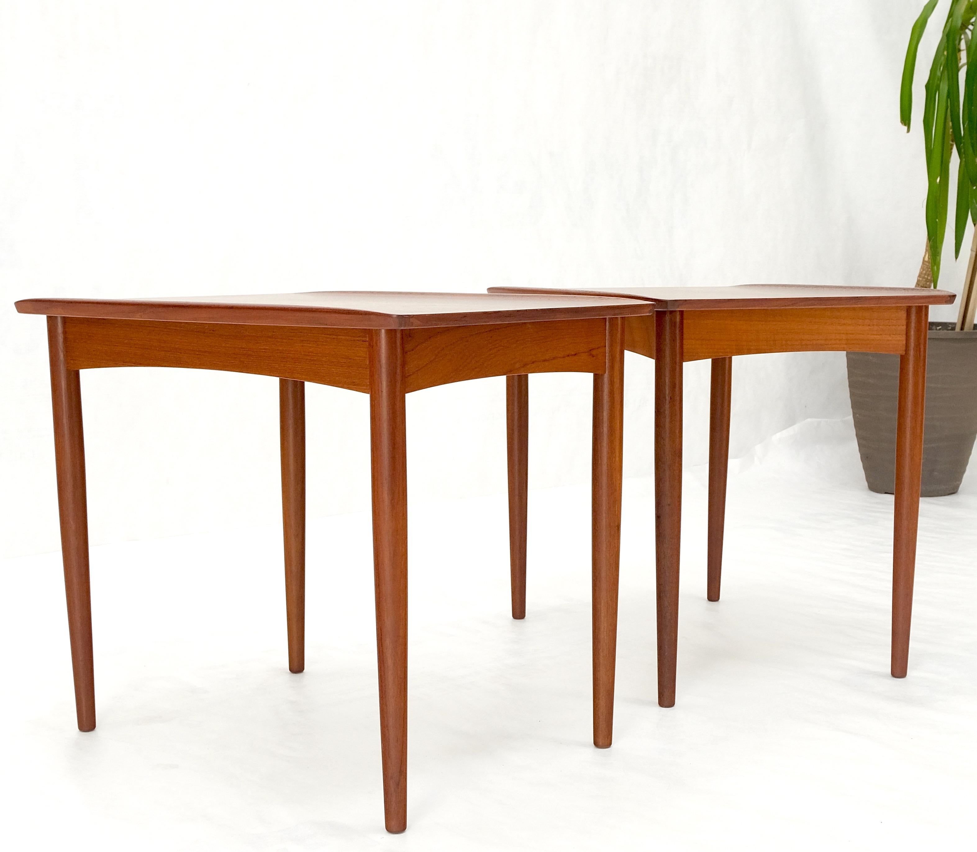 Pair of Danish Mid Century Modern Rolled Edges Side End Tables Stands Dowel Legs For Sale 5