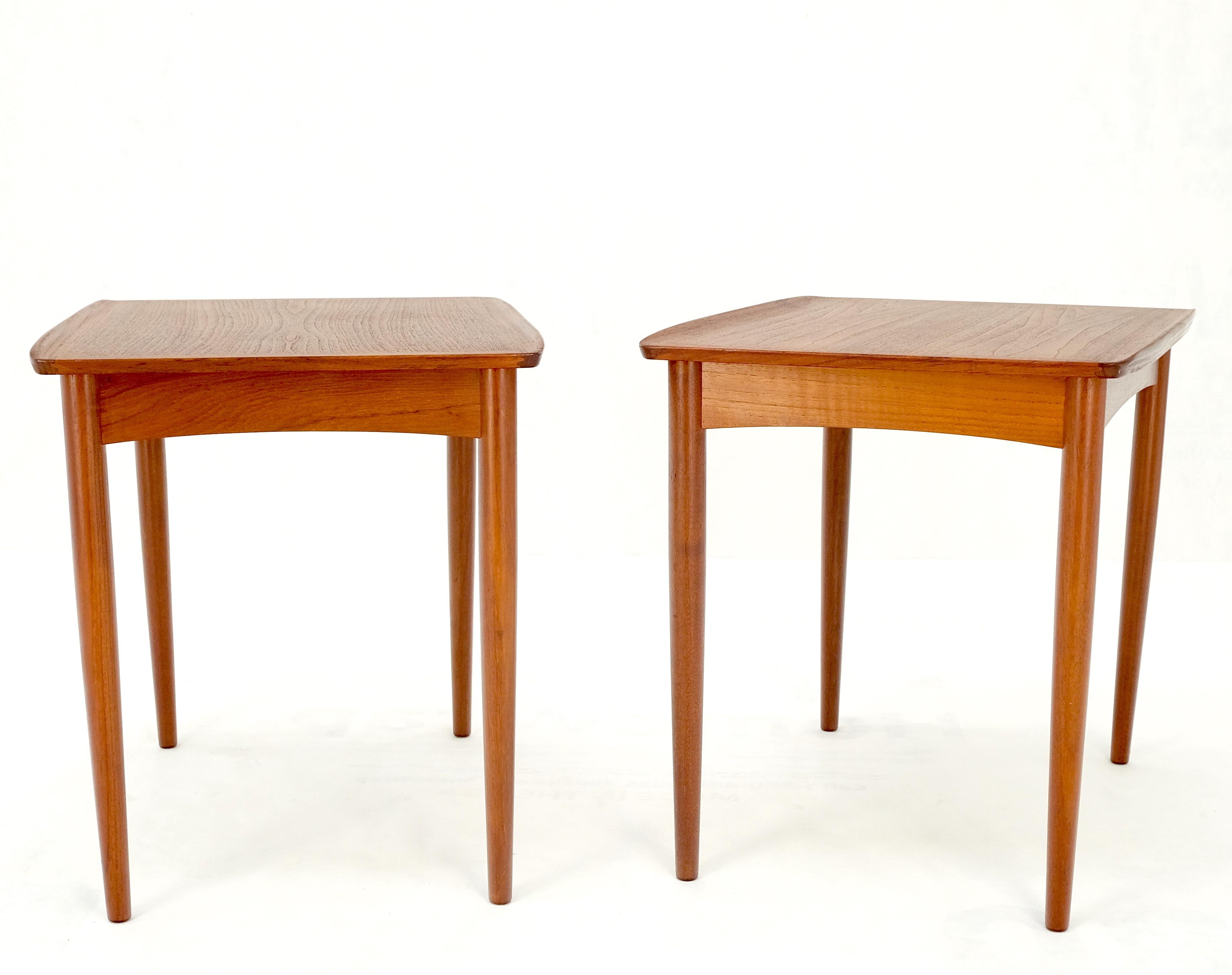 Pair of Danish Mid Century Modern Rolled Edges Side End Tables Stands Dowel Legs For Sale 2