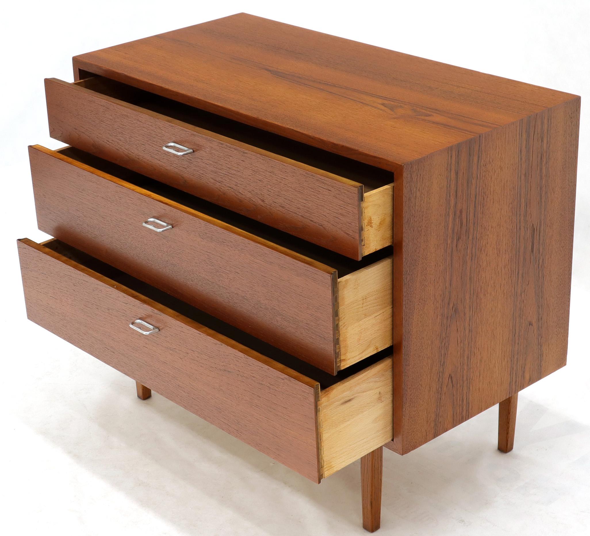 Pair of Danish Mid-Century Modern Teak 3-Drawer Bachelor Chests Dressers Cabinet 2
