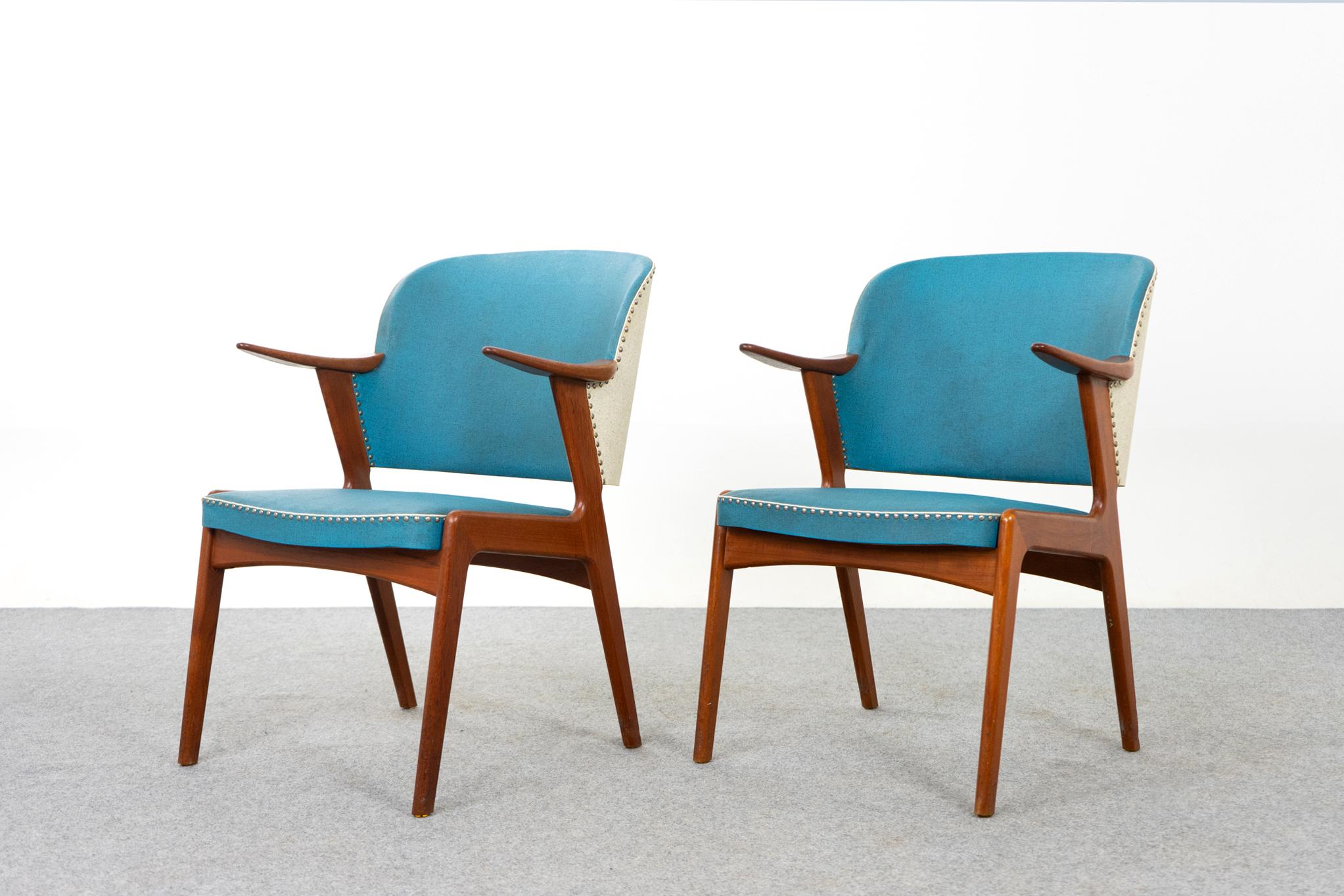 Pair of Danish Mid-Century Modern Teak & Vinyl Arm Chairs For Sale 5