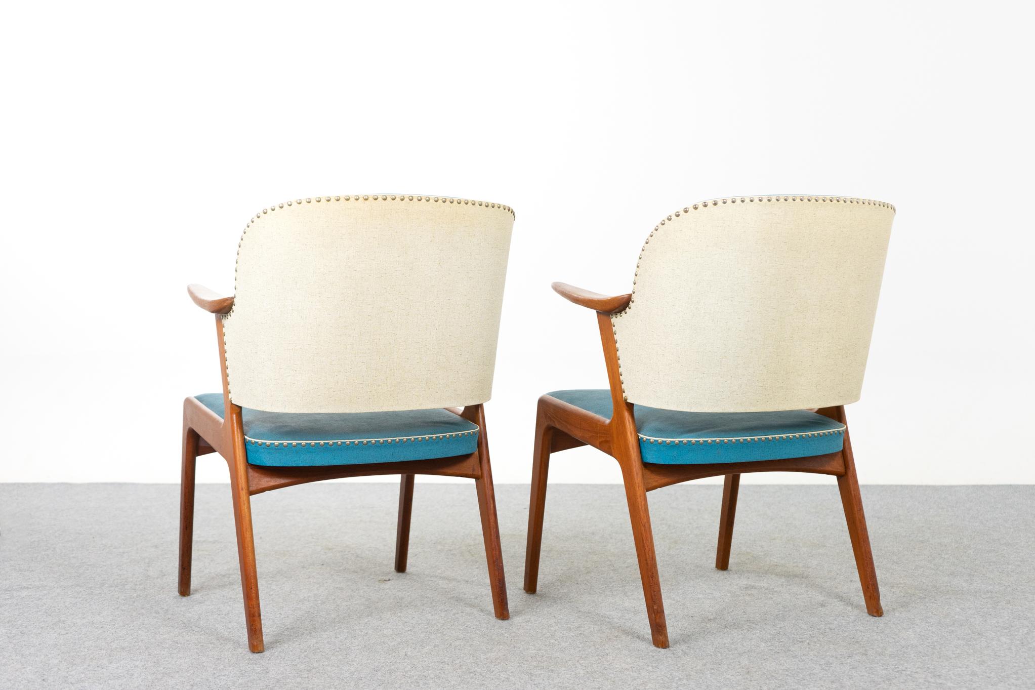 Mid-20th Century Pair of Danish Mid-Century Modern Teak & Vinyl Arm Chairs For Sale