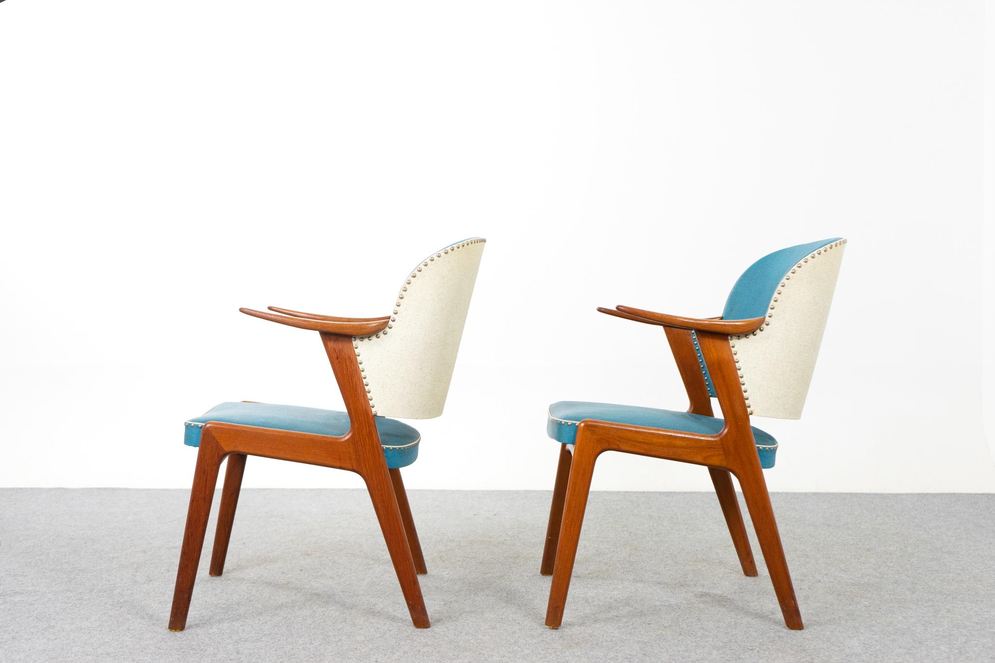 Pair of Danish Mid-Century Modern Teak & Vinyl Arm Chairs For Sale 2