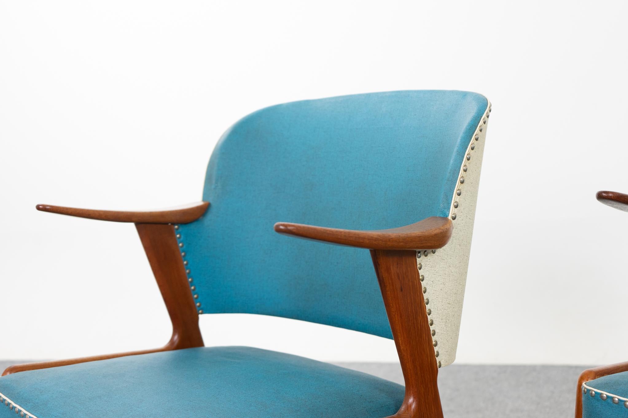 Pair of Danish Mid-Century Modern Teak & Vinyl Arm Chairs For Sale 3