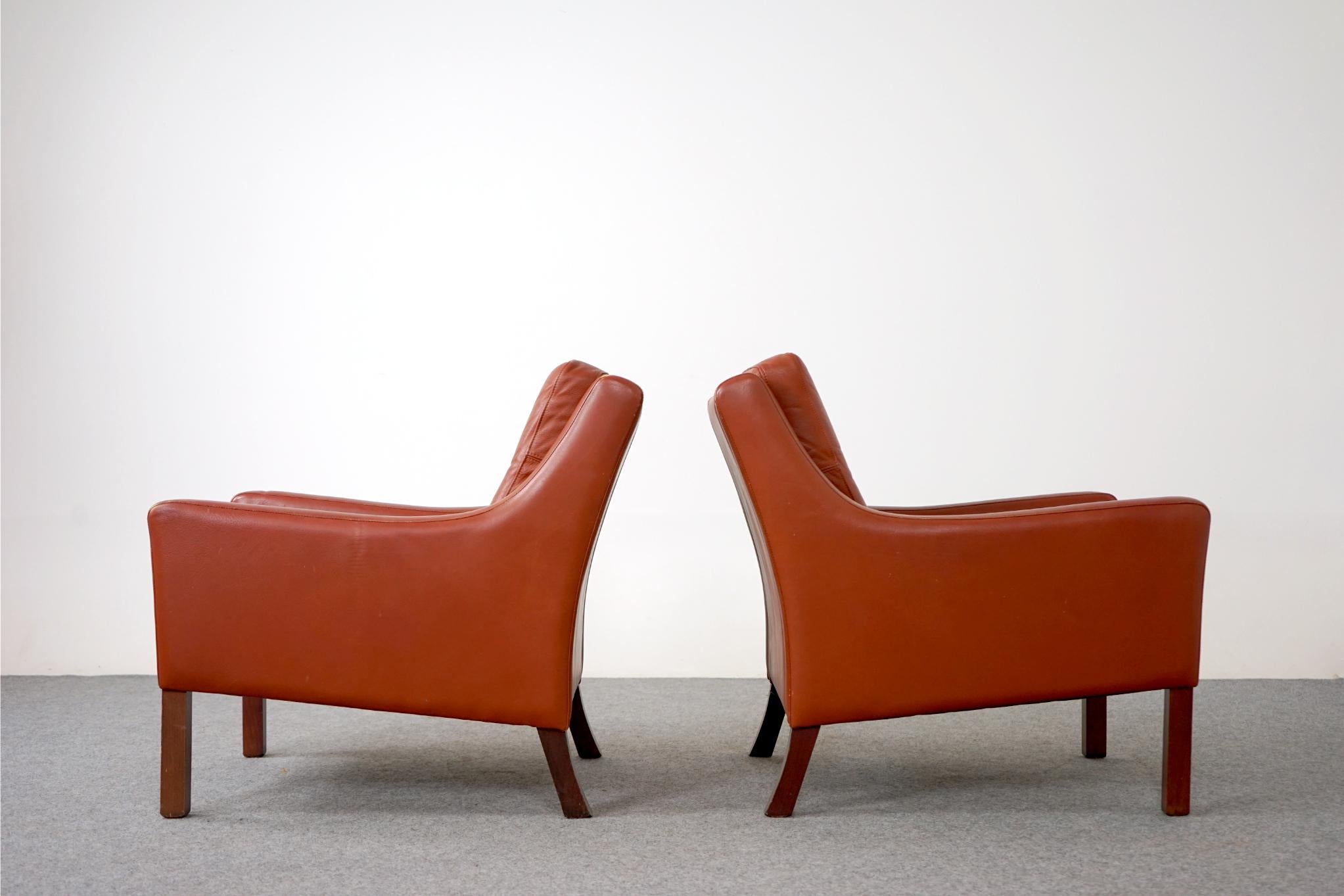 Pair of Danish Mid-Century Modern Tufted Leather Loungers For Sale 1