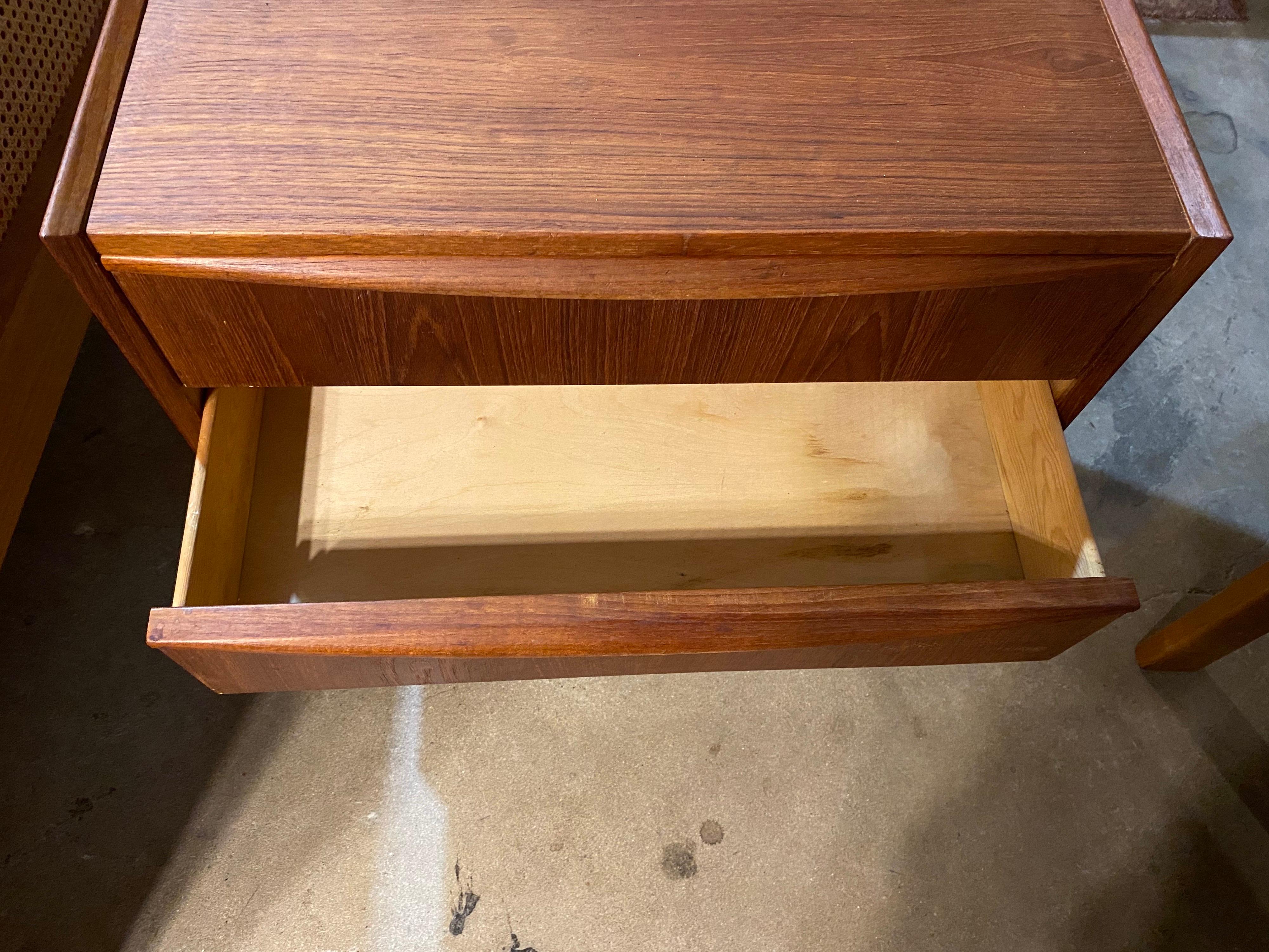 20th Century Pair of Danish Mid-Century Nightstands