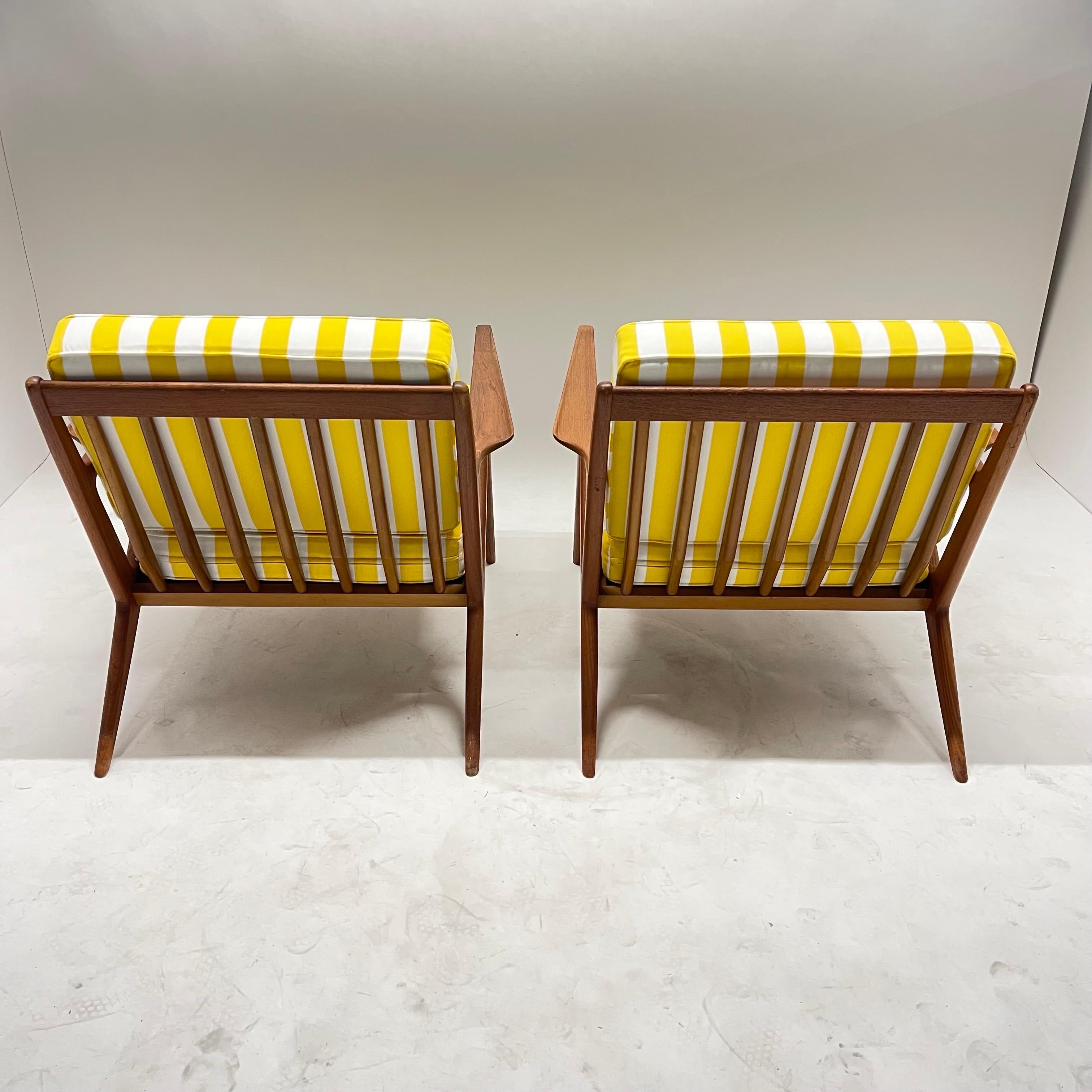 20th Century Pair of Danish Midcentury Poul Jensen Walnut Z Chairs for Selig, Denmark, 1960s