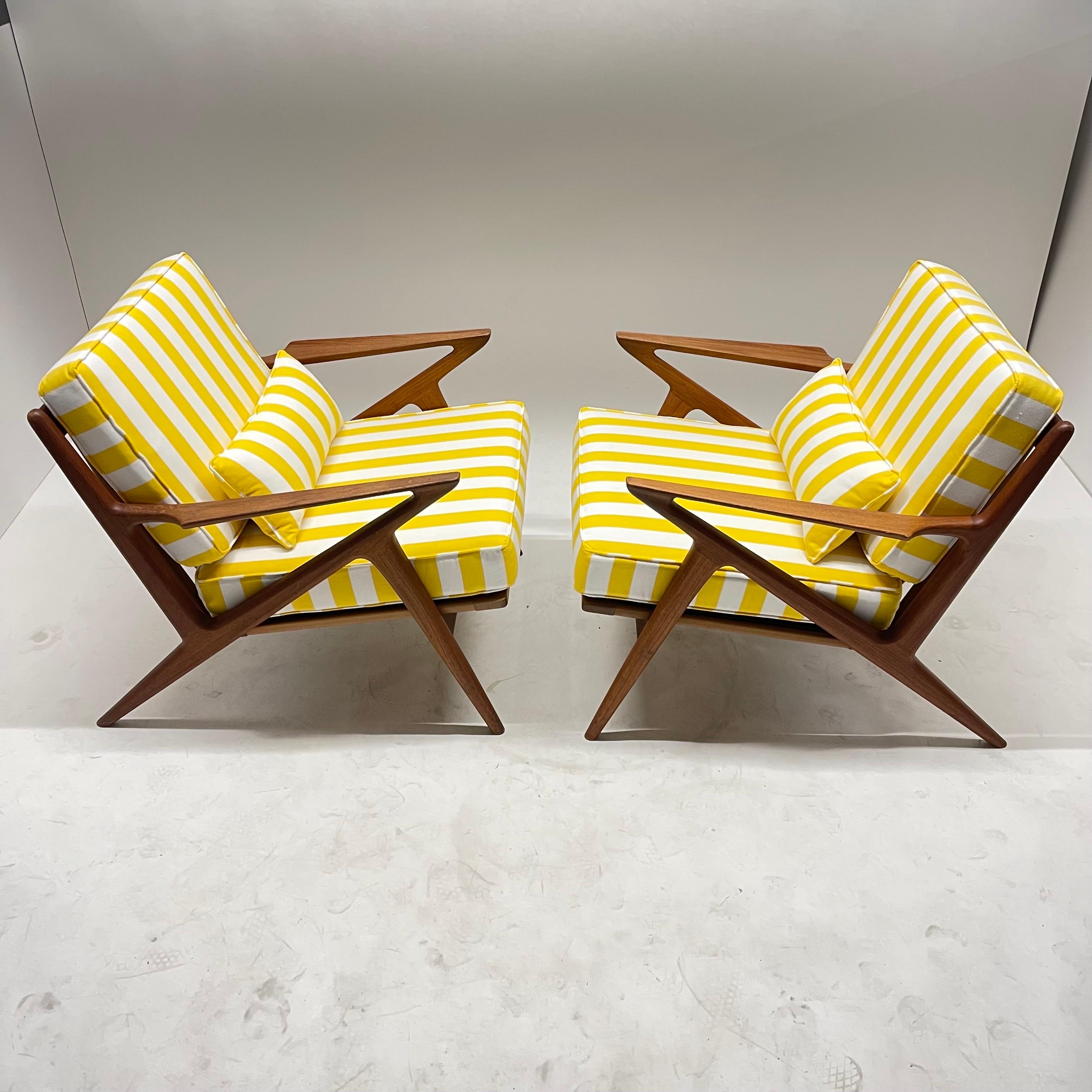 Pair of Danish Midcentury Poul Jensen Walnut Z Chairs for Selig, Denmark, 1960s 1