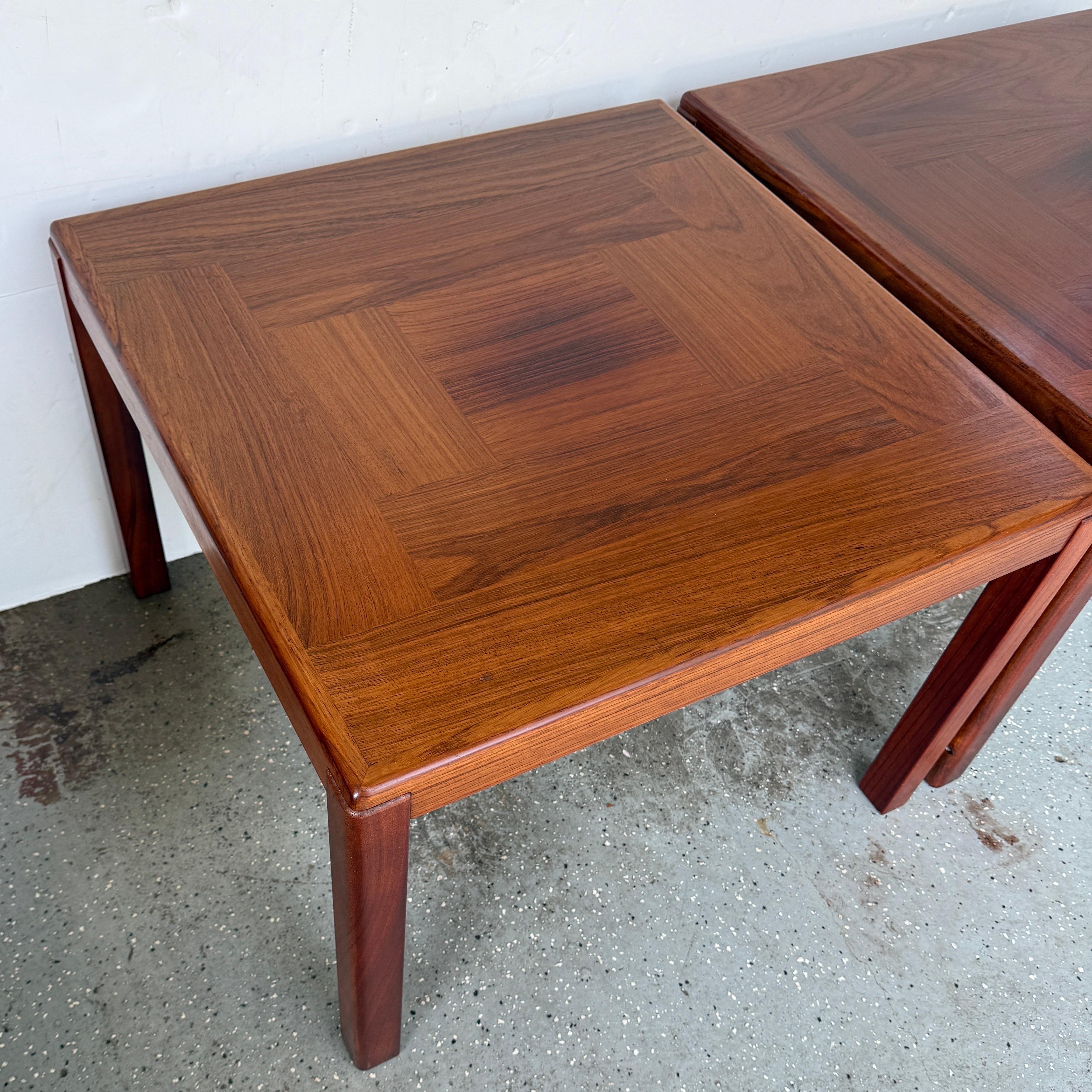 Pair of Danish Mid-Century Square Teak Side Tables by Vejle Stole og Mobelfabrik en venta 7