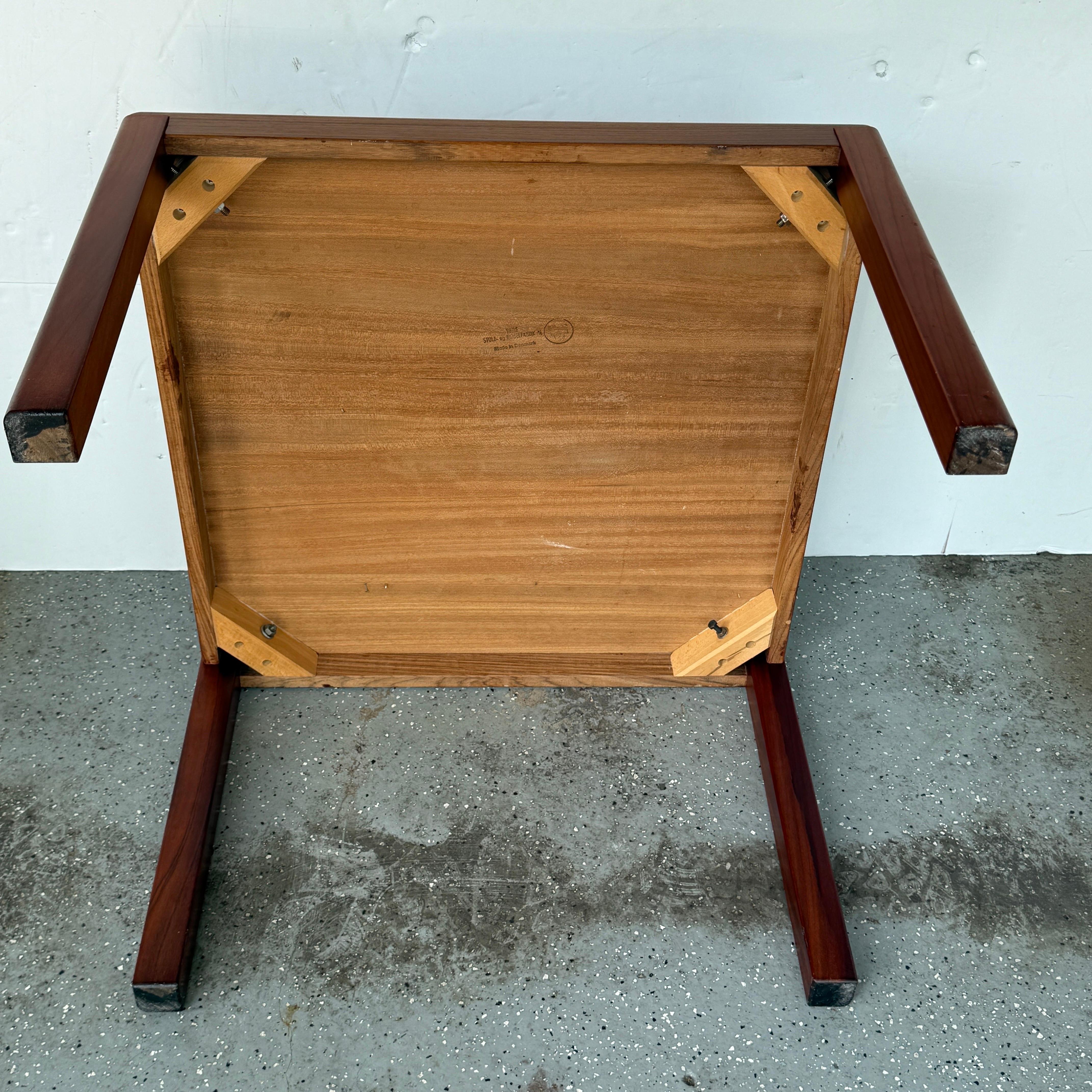 Pair of Danish Mid-Century Square Teak Side Tables by Vejle Stole og Mobelfabrik en venta 8