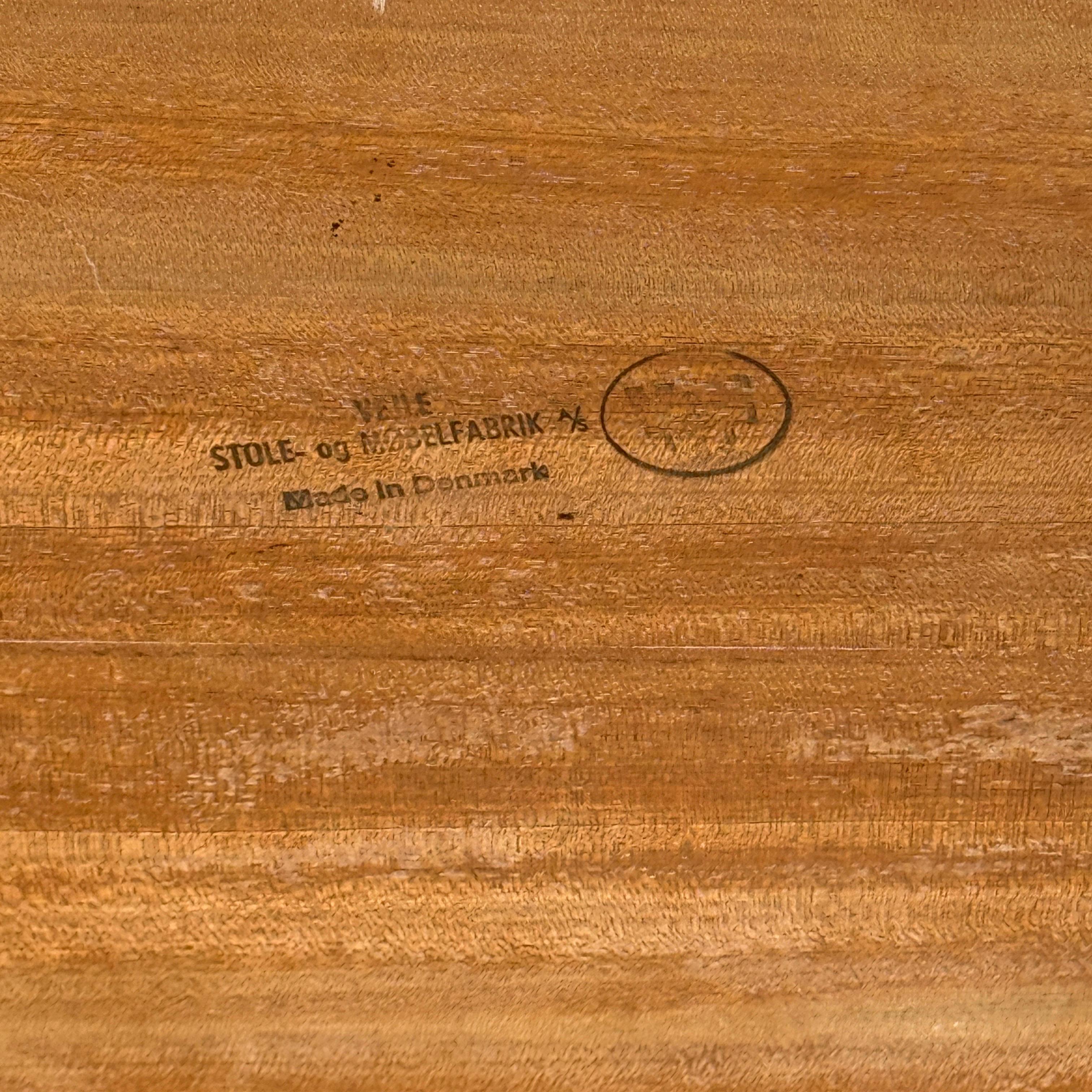 Pair of Danish Mid-Century Square Teak Side Tables by Vejle Stole og Mobelfabrik Danés en venta