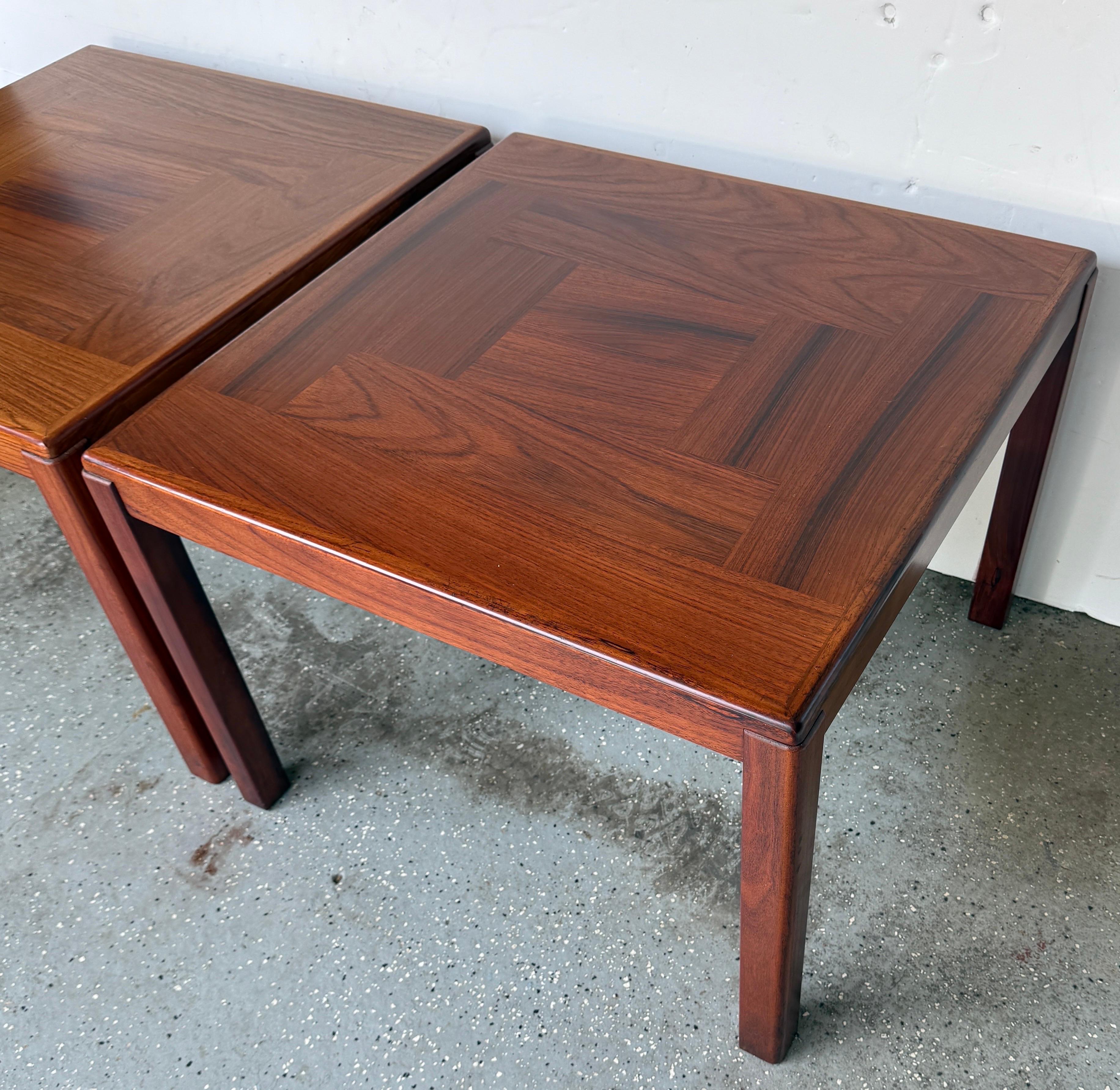 Pair of Danish Mid-Century Square Teak Side Tables by Vejle Stole og Mobelfabrik siglo XX en venta
