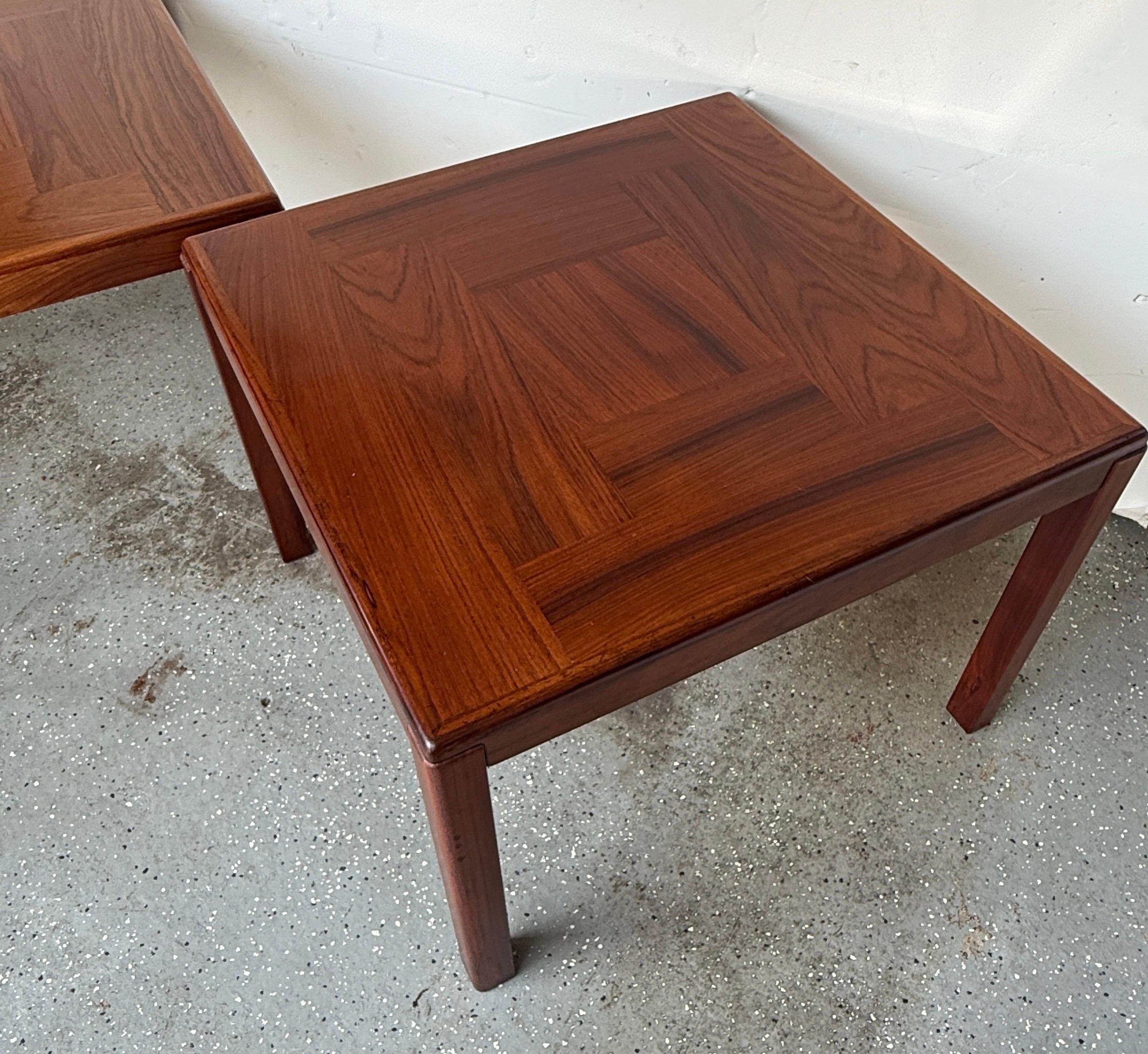Pair of Danish Mid-Century Square Teak Side Tables by Vejle Stole og Mobelfabrik Teca en venta