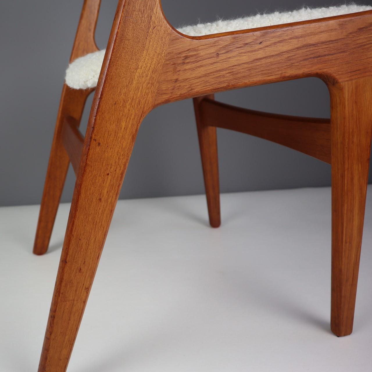 Pair of Danish Mid-Century Teak Dining Chairs For Sale 5