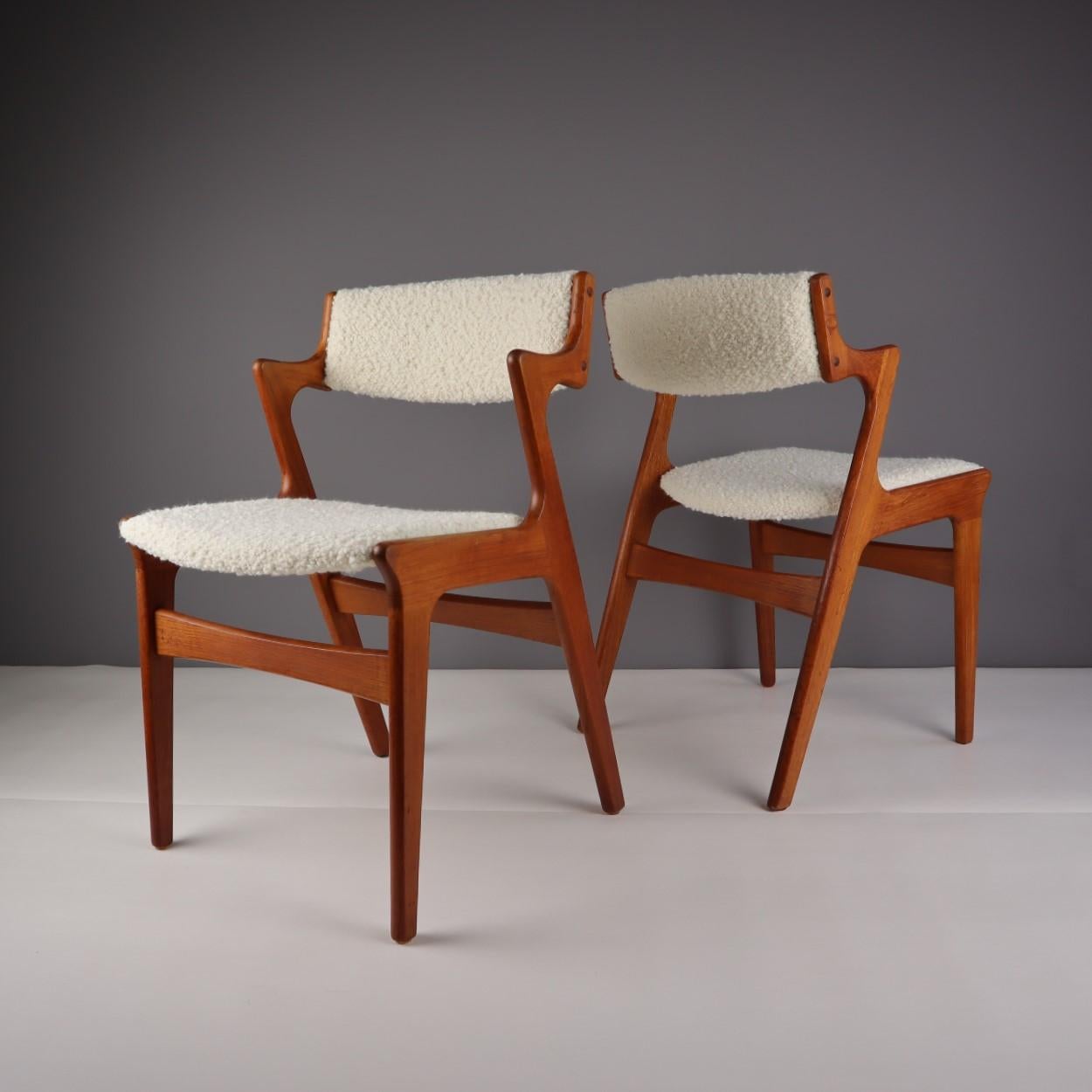 Mid-Century Modern Pair of Danish Mid-Century Teak Dining Chairs For Sale