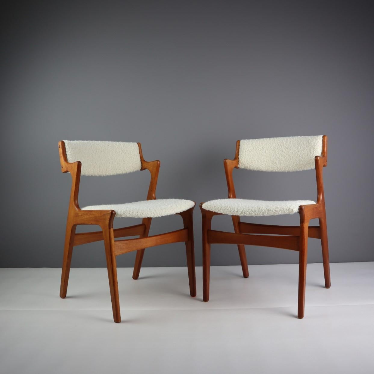 Pair of Danish Mid-Century Teak Dining Chairs In Good Condition For Sale In Stockholm, SE