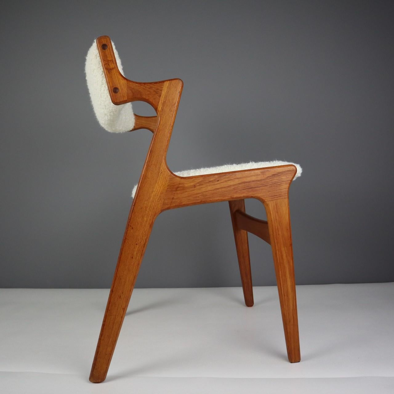 Pair of Danish Mid-Century Teak Dining Chairs For Sale 1